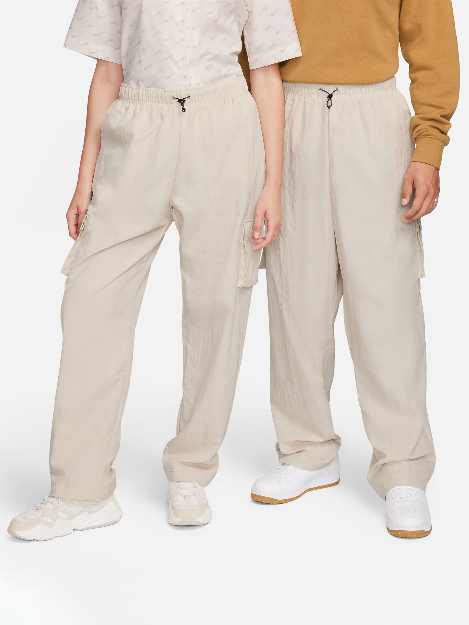 Essential High Rise Woven Cargo Pants in Light Orewood Brown Sail