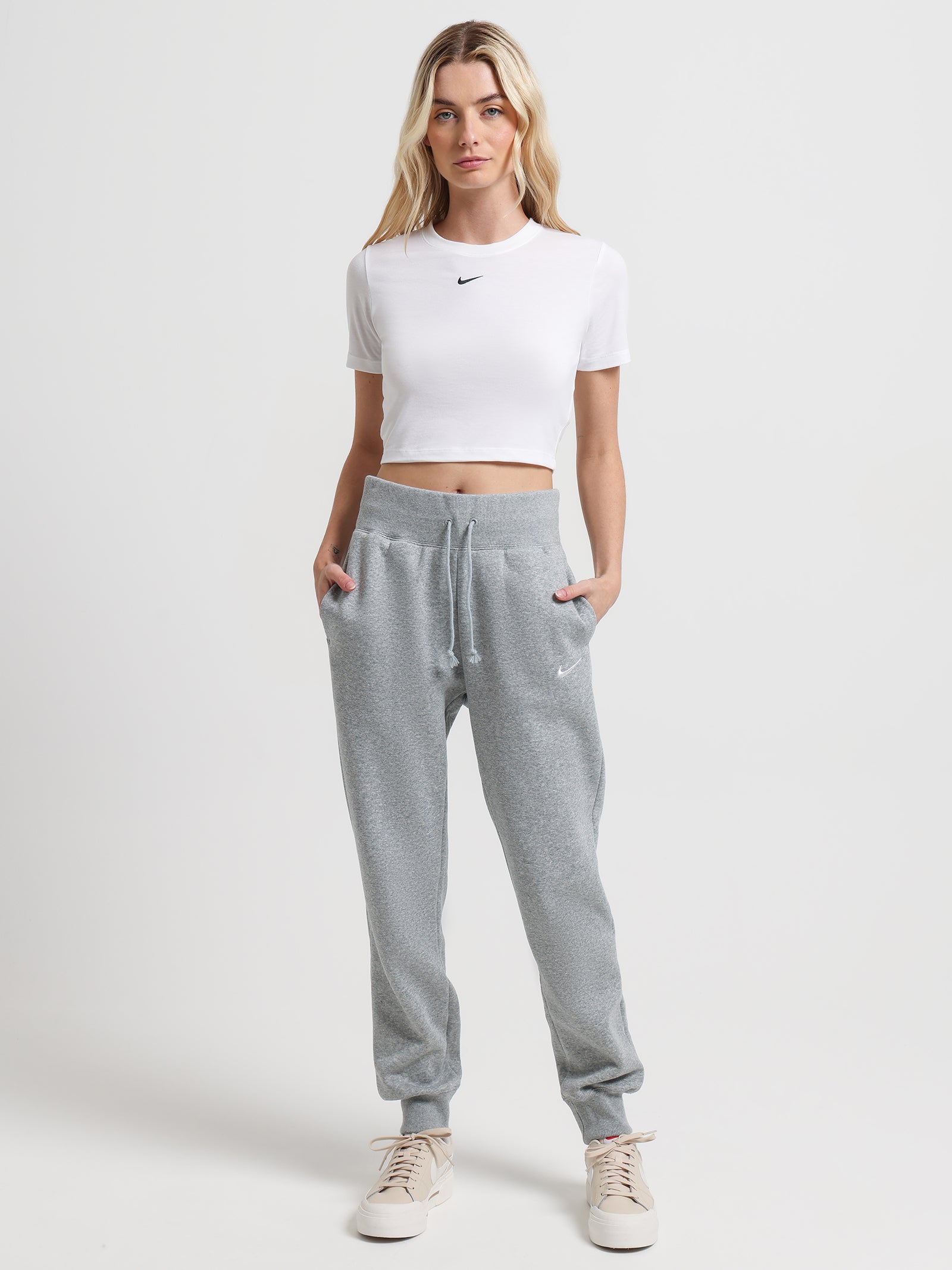 Sportswear Essential Slim Fit Crop T-Shirt in White