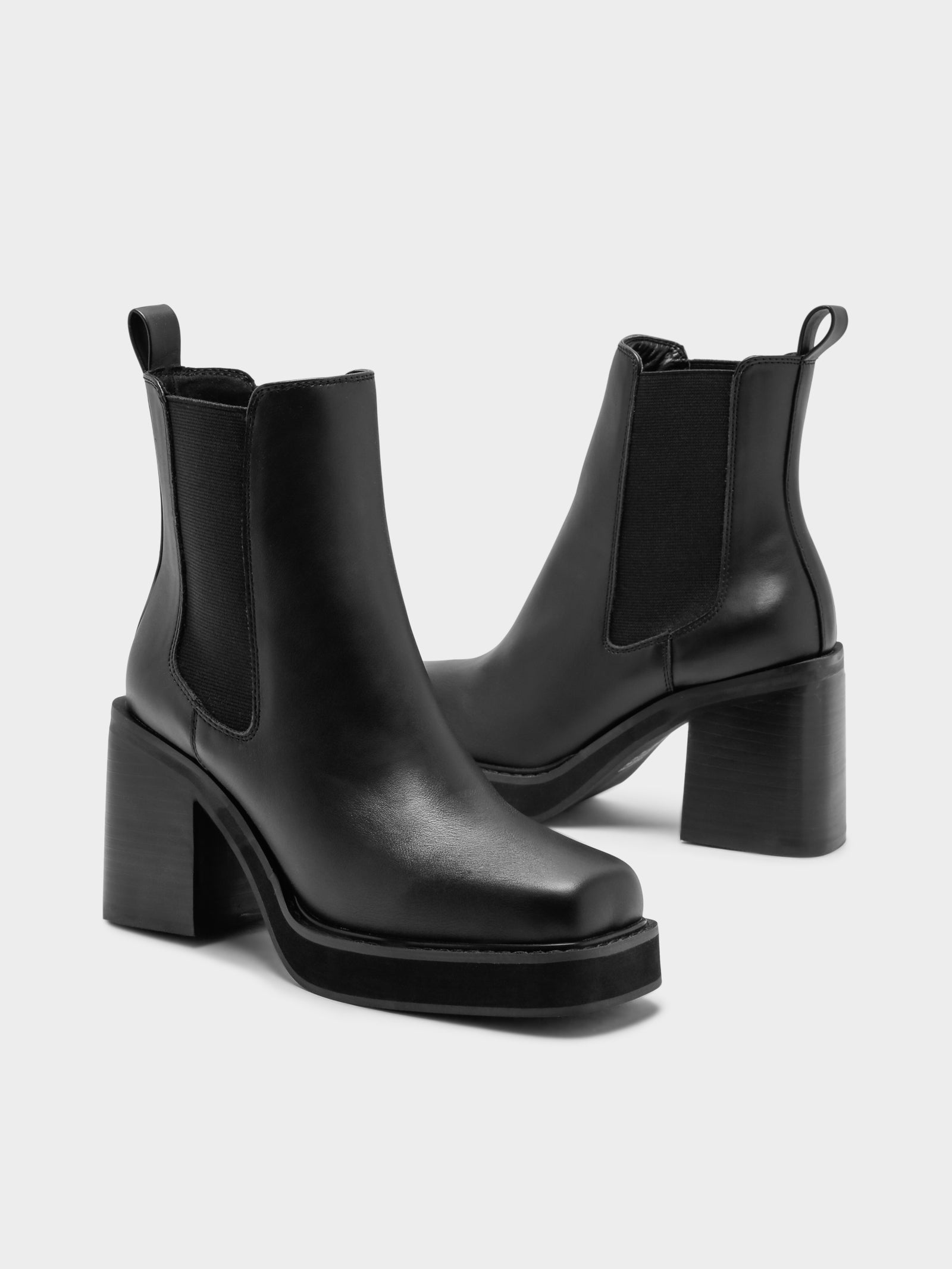 Womens Axel Boots in Smooth Black