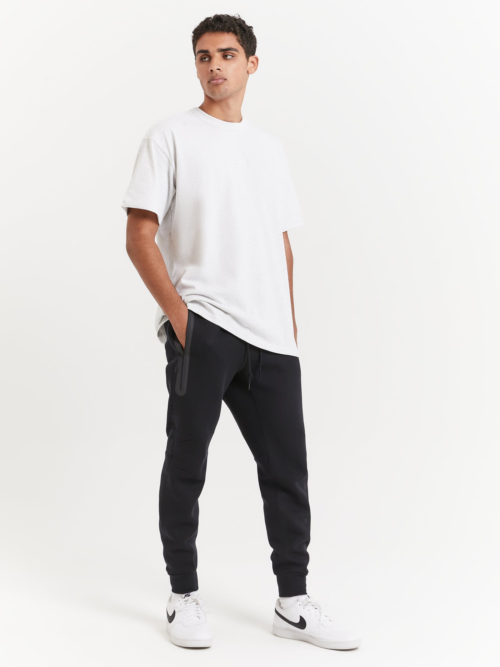 Sportswear Premium Essentials T-Shirt in Birch Heather