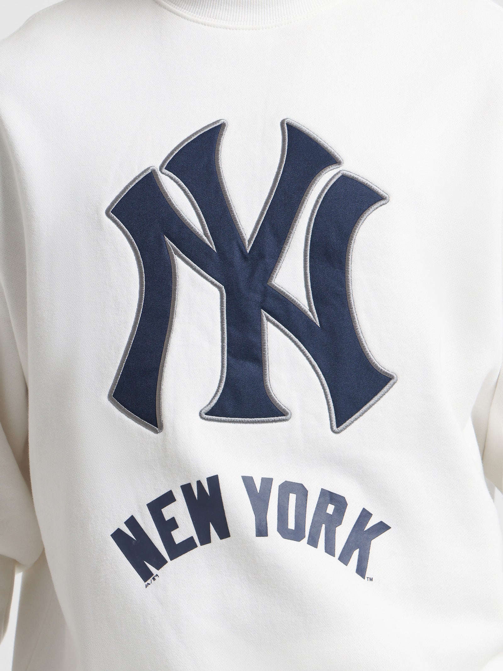 Yankees Athlete Logo Crew in Vintage White