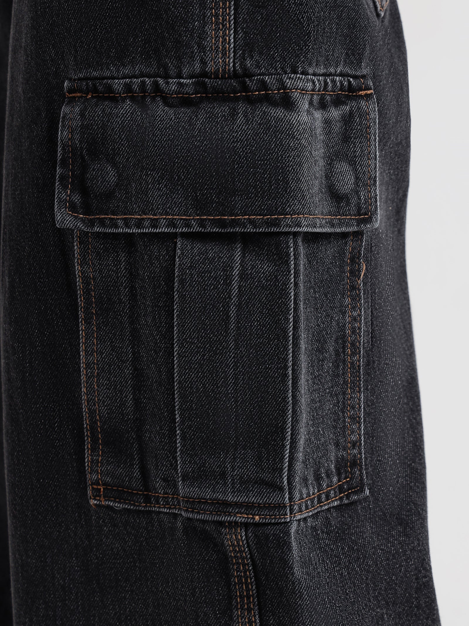 Sloucher Cargo Jeans in Volcanic Ash