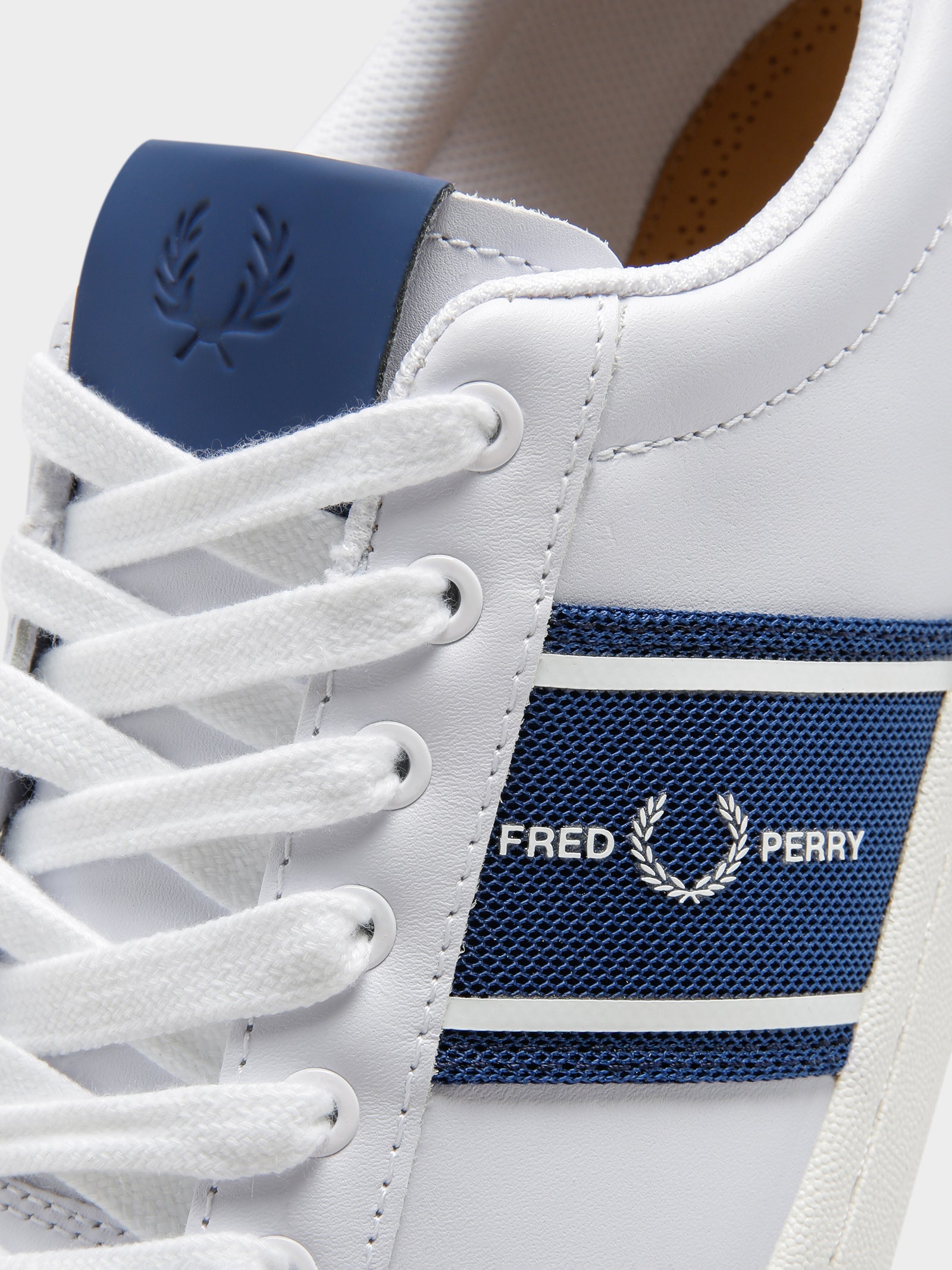 Mens B721 Leather Graphic Branding Sneakers in White & Navy