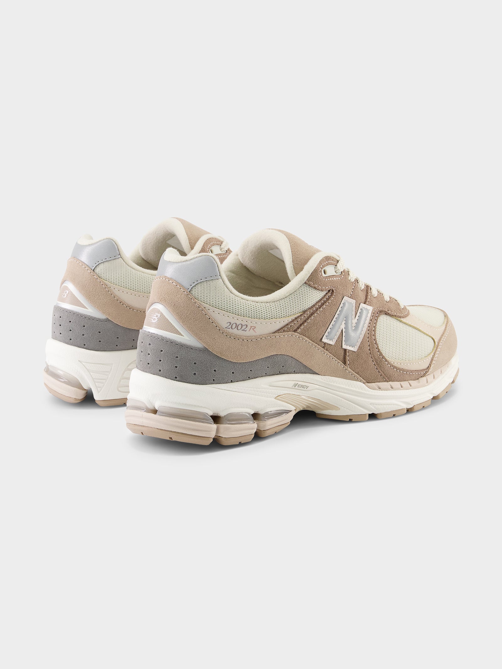 Unisex 2002 Sneakers in Driftwood