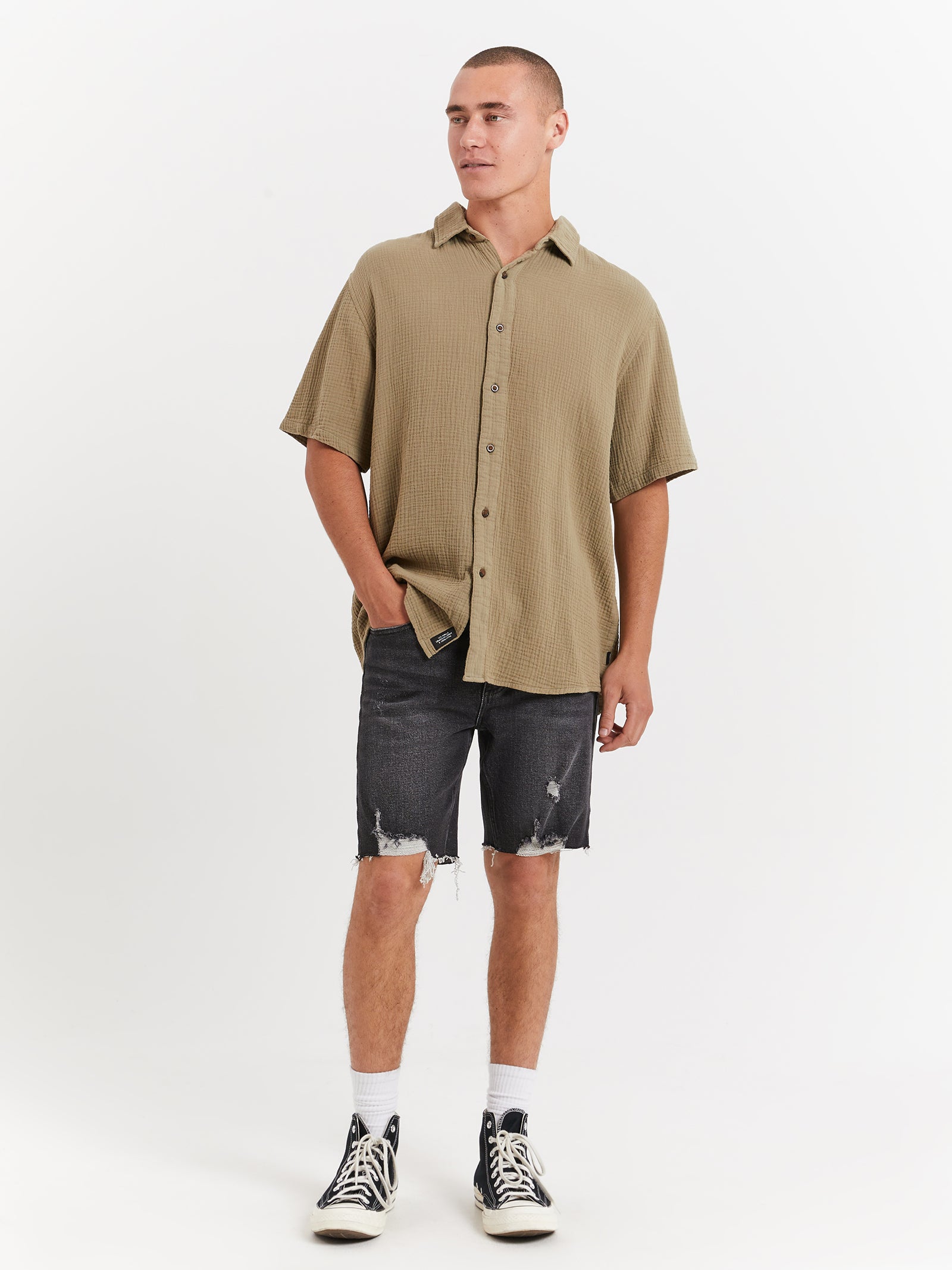 Minimal Seersucker Short Sleeve Shirt in Aloe