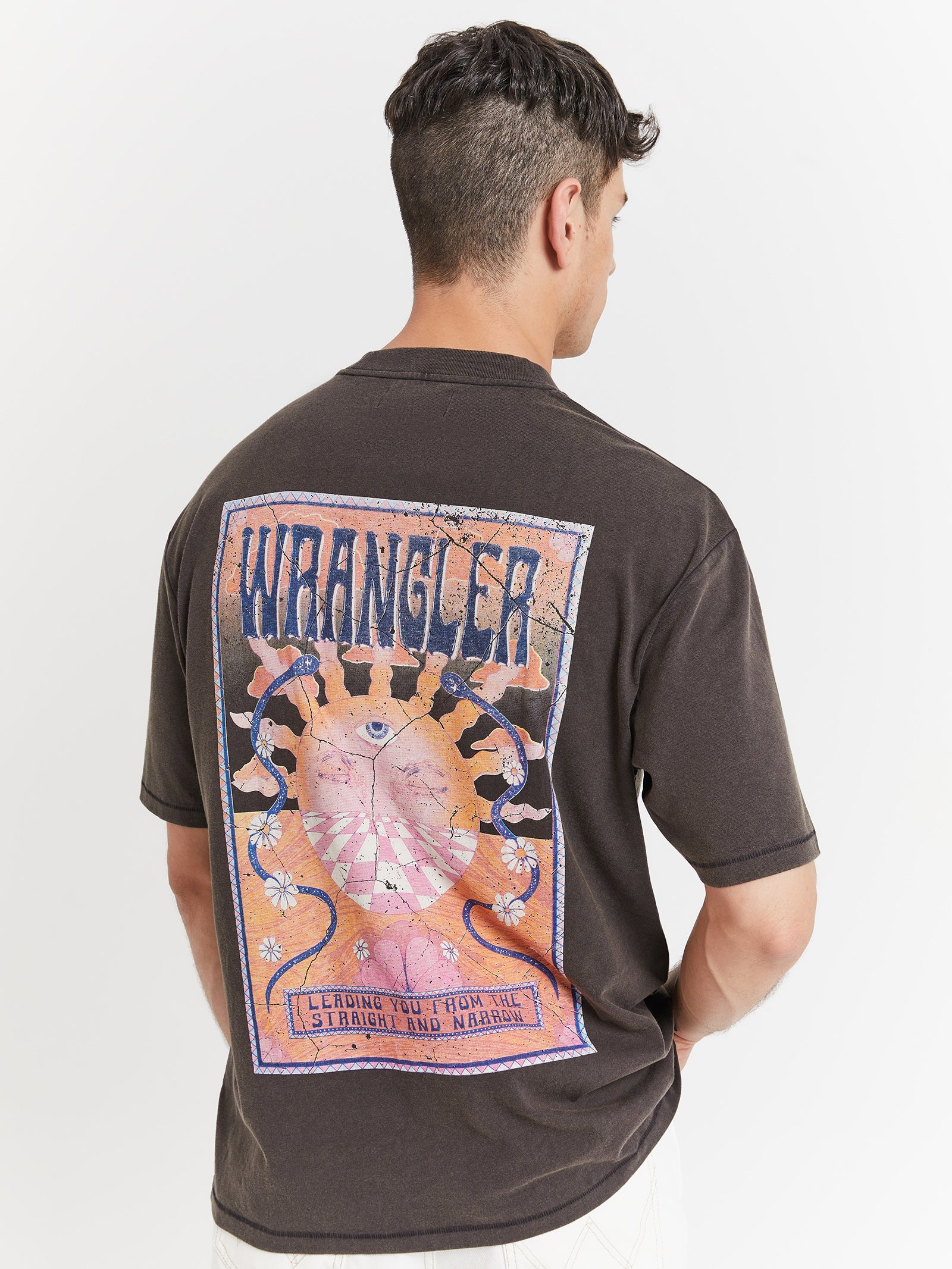 Mind Mirage Slacker T-Shirt in Worn Black