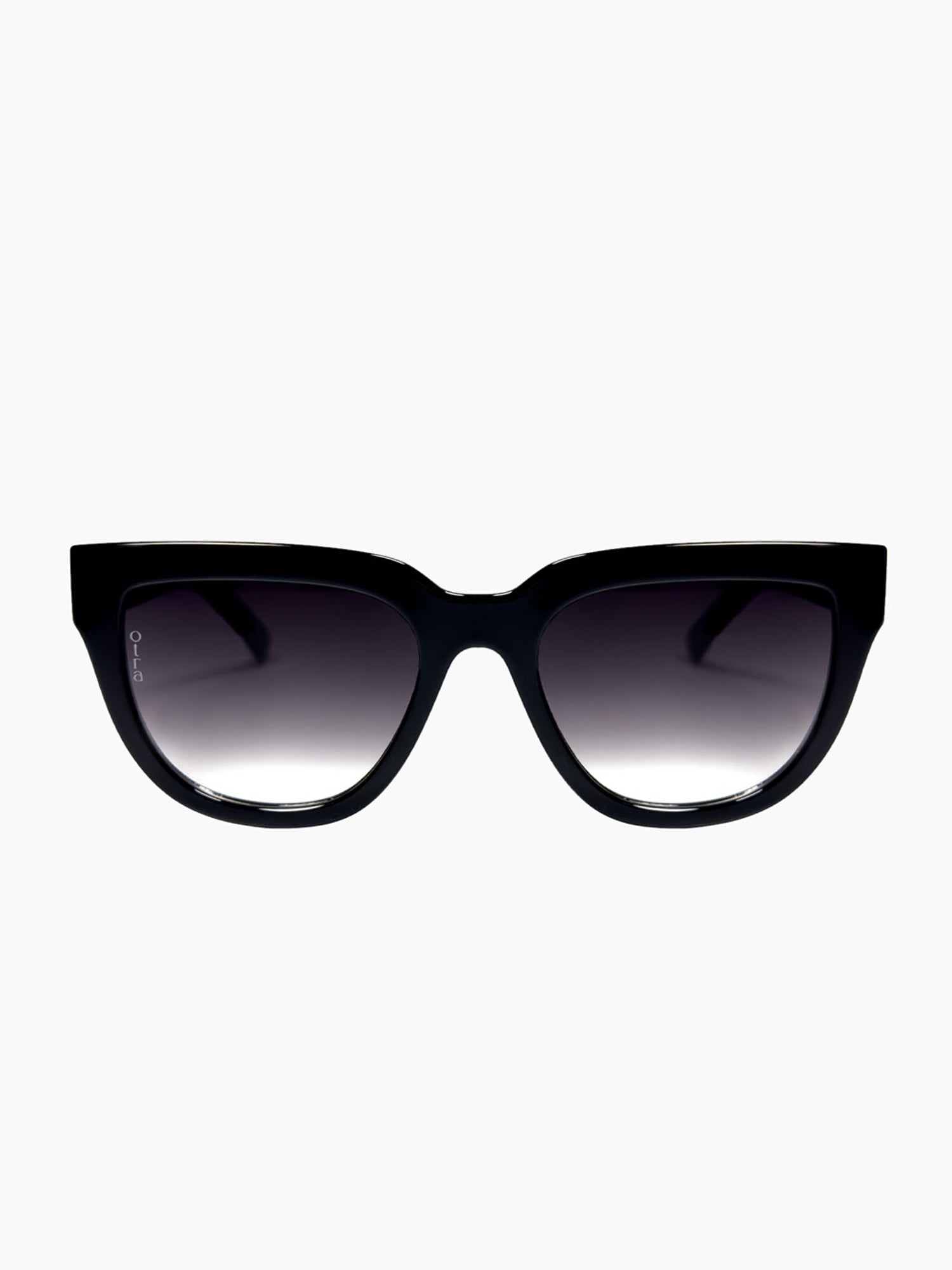 Mara Sunglasses in Black & Smoke Fade