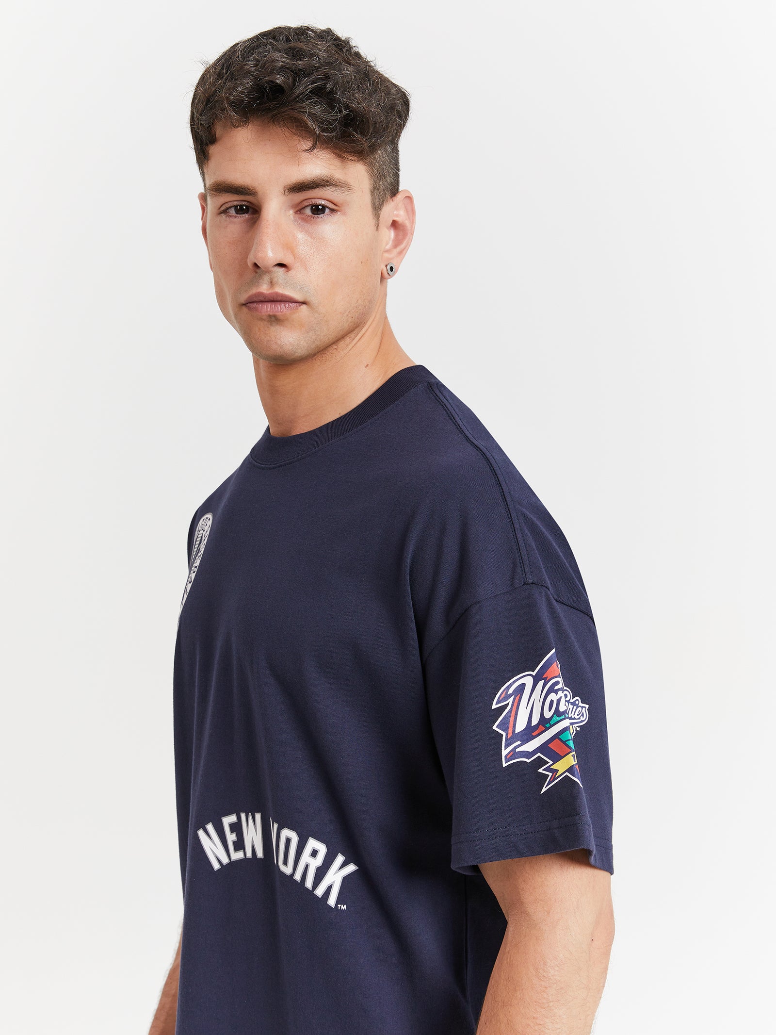 New York Yankees Crest Hit Boxy Oversized T-Shirt in True Navy