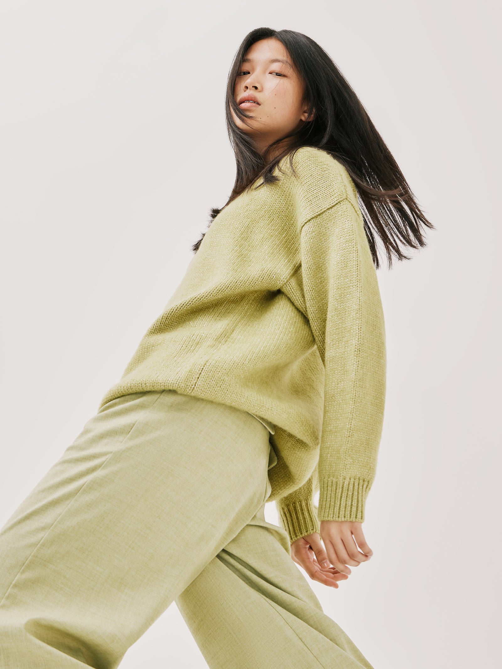 Sare Slouch Sweater in Aloe