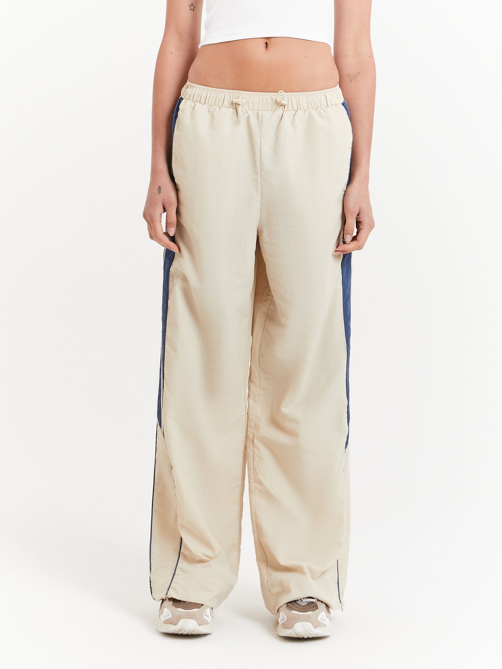 Tahlia Low Rise Pants in Chalk & Blue