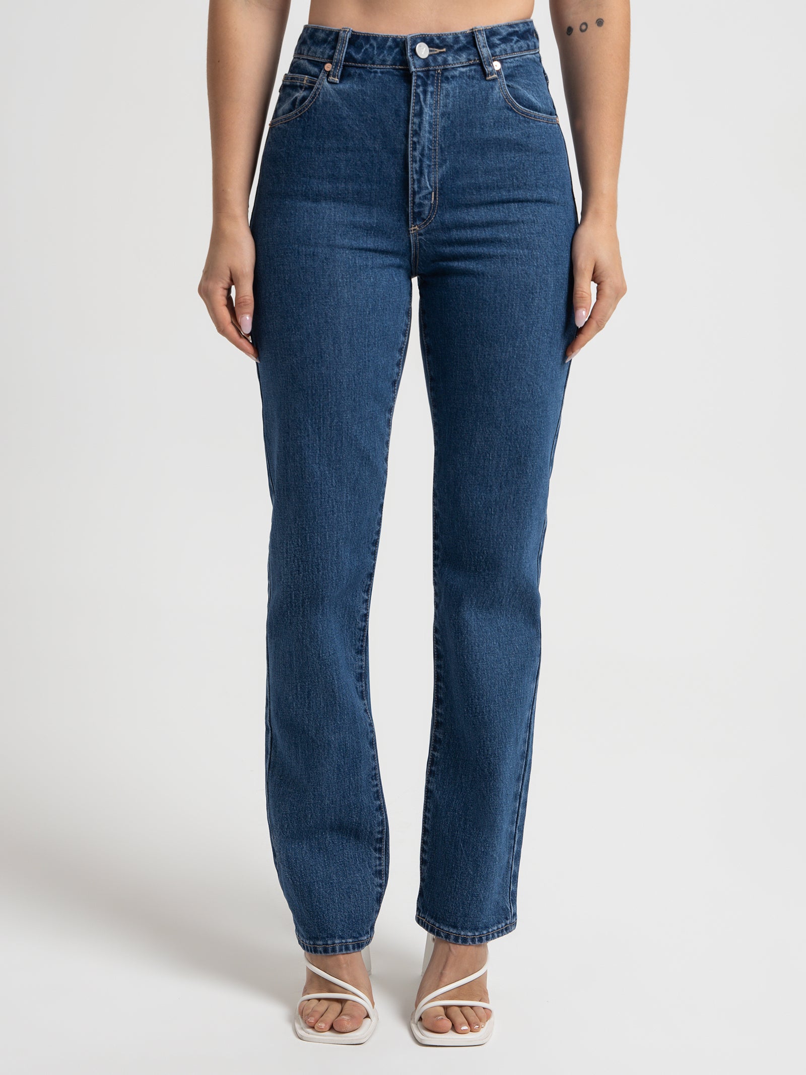 A 94 High Straight Jeans in Nina Blue