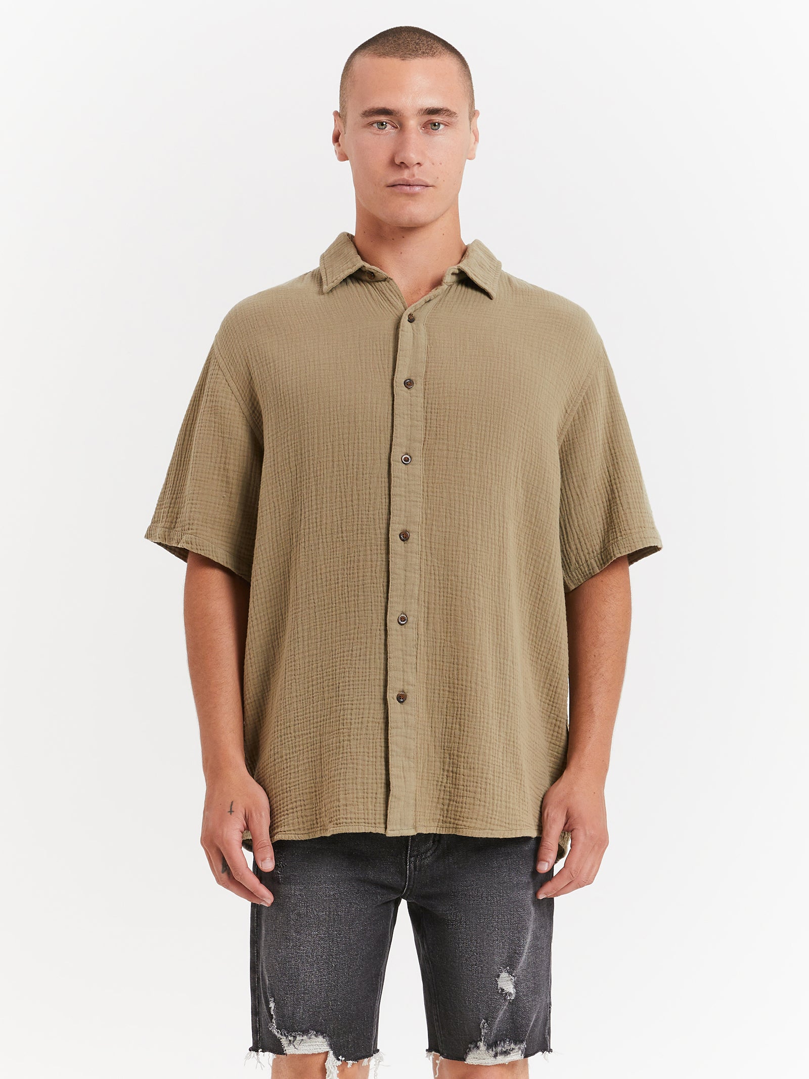 Minimal Seersucker Short Sleeve Shirt in Aloe