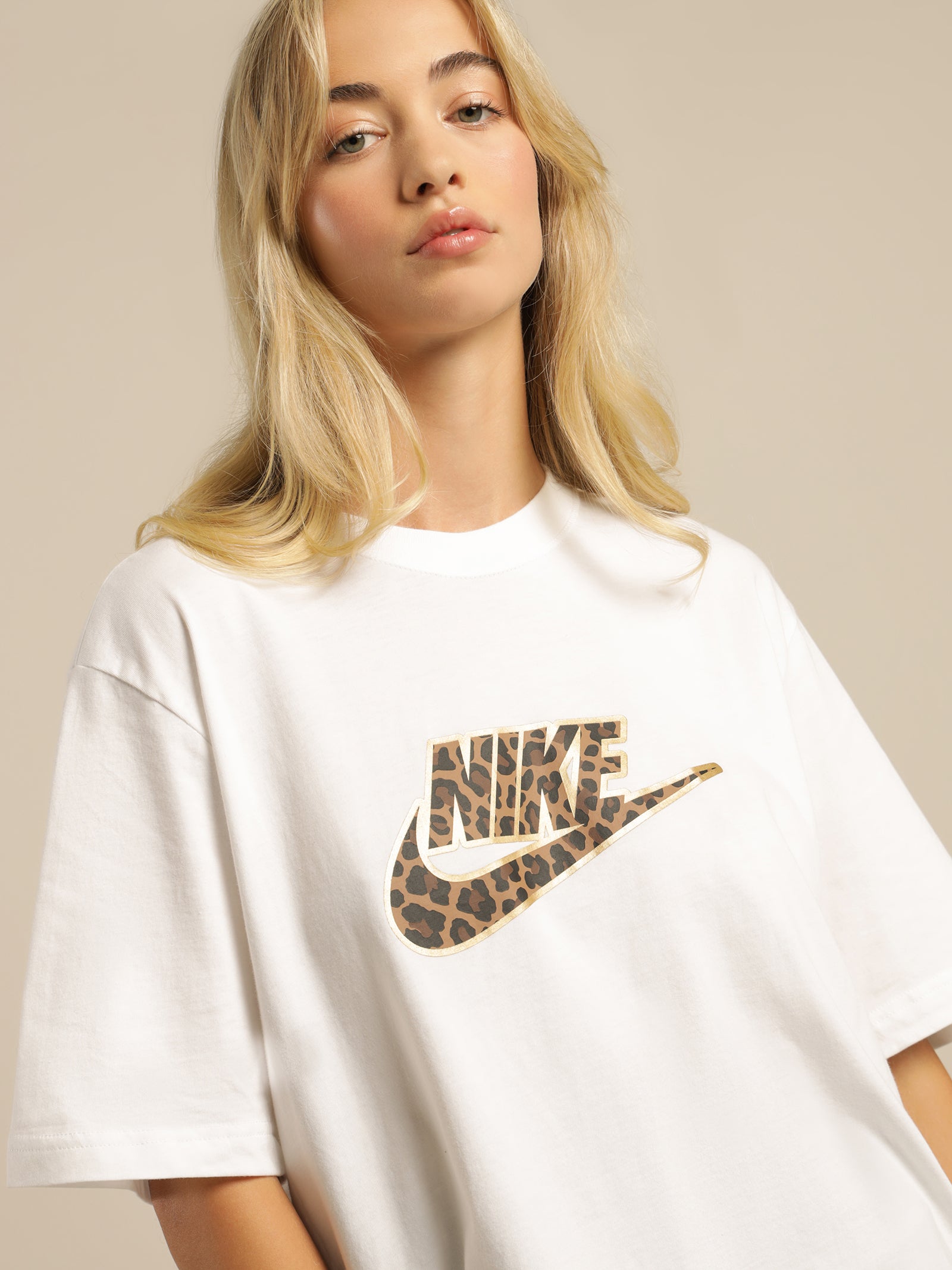 Sportswear T-Shirt Boxy Leopard in White & Metallic Gold