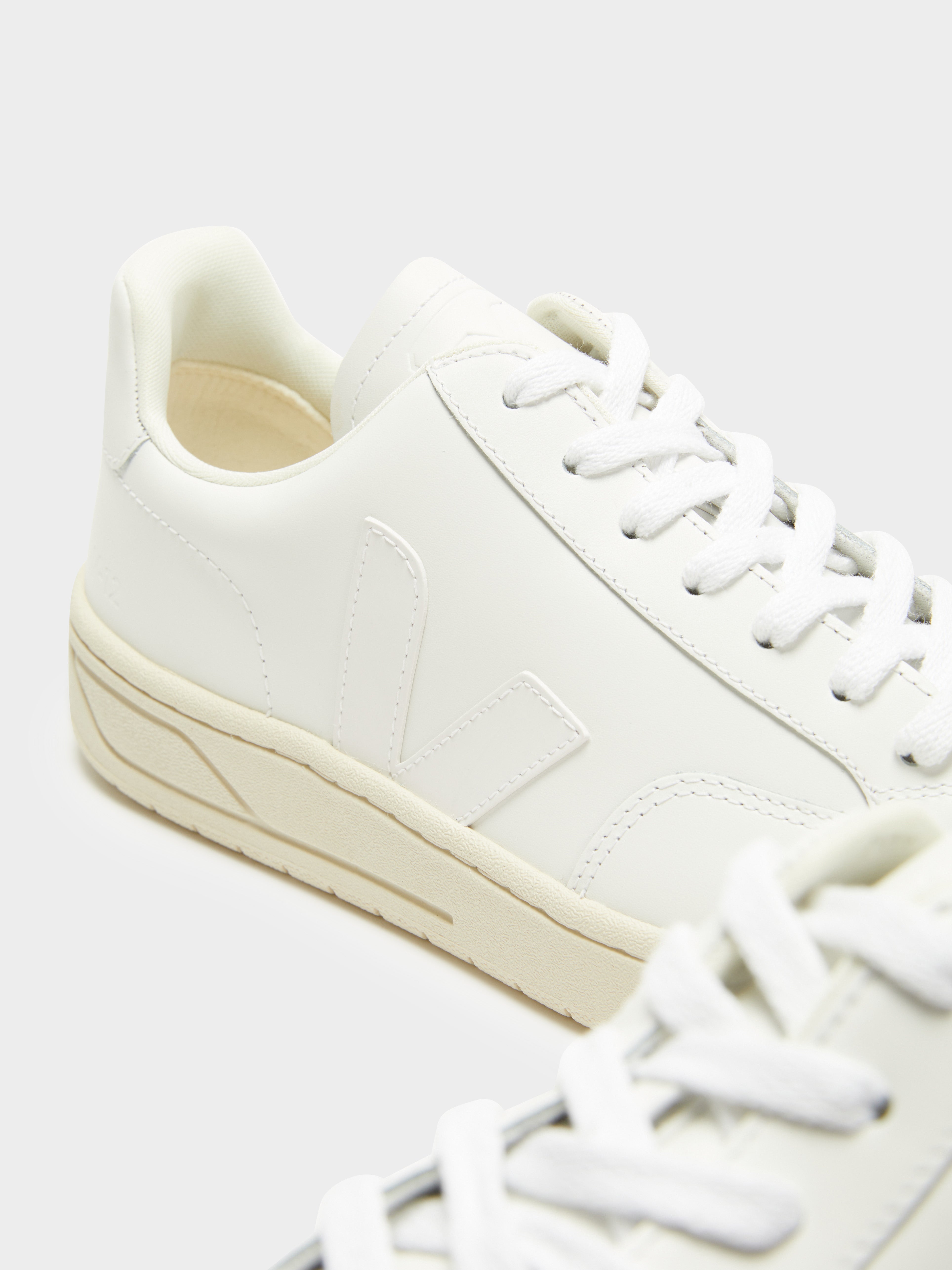 Womens V12 Leather Sneakers in White