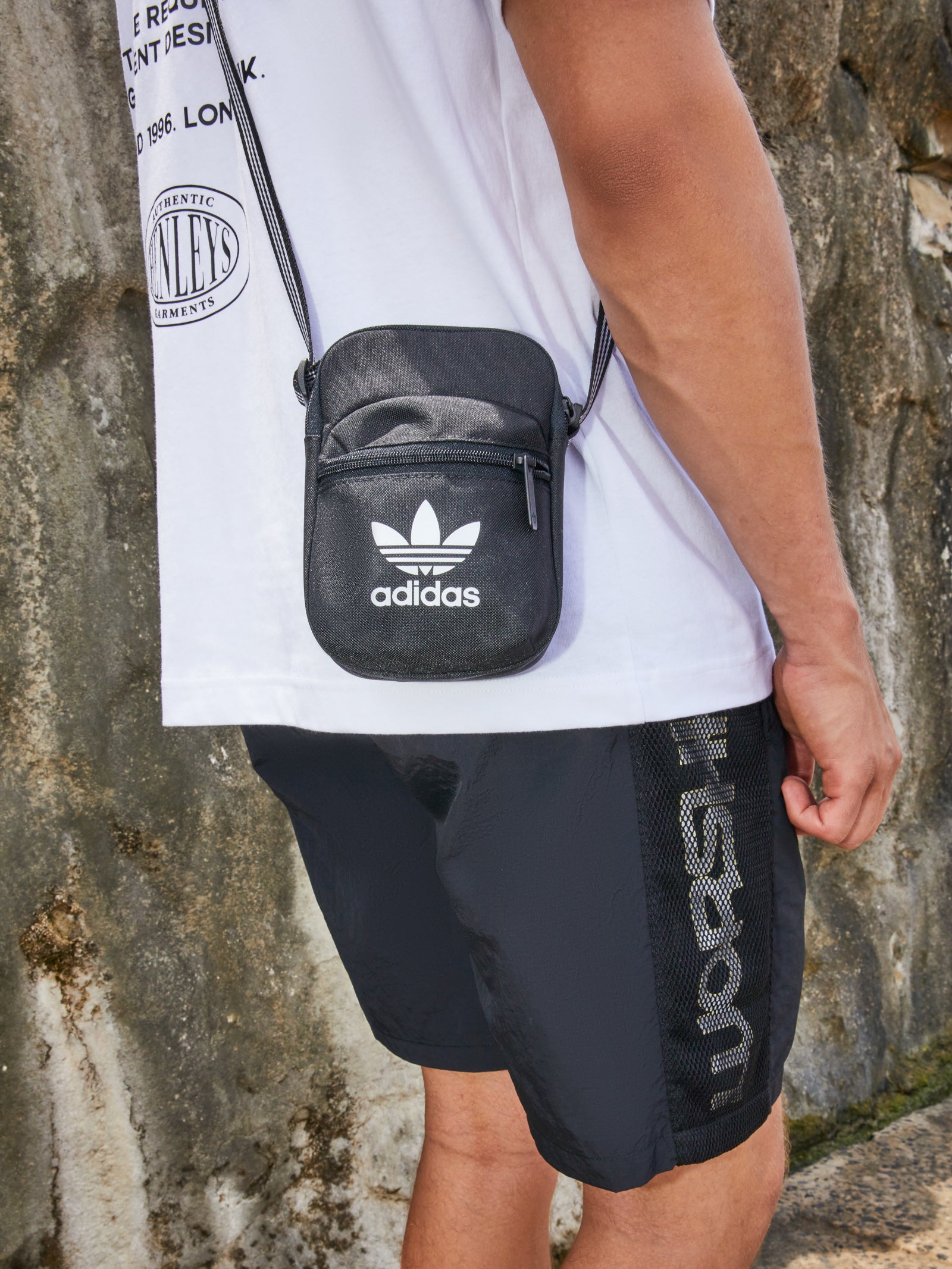 Adicolor Classic Festival Bag in Black & White