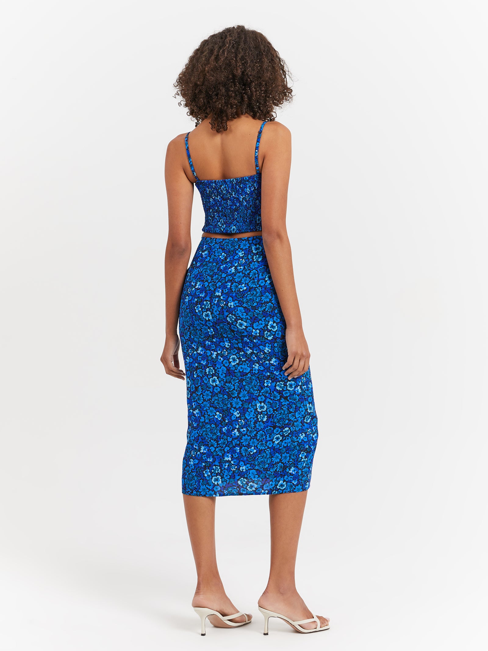 Elyna Ruched Midi Skirt in Azure Floral