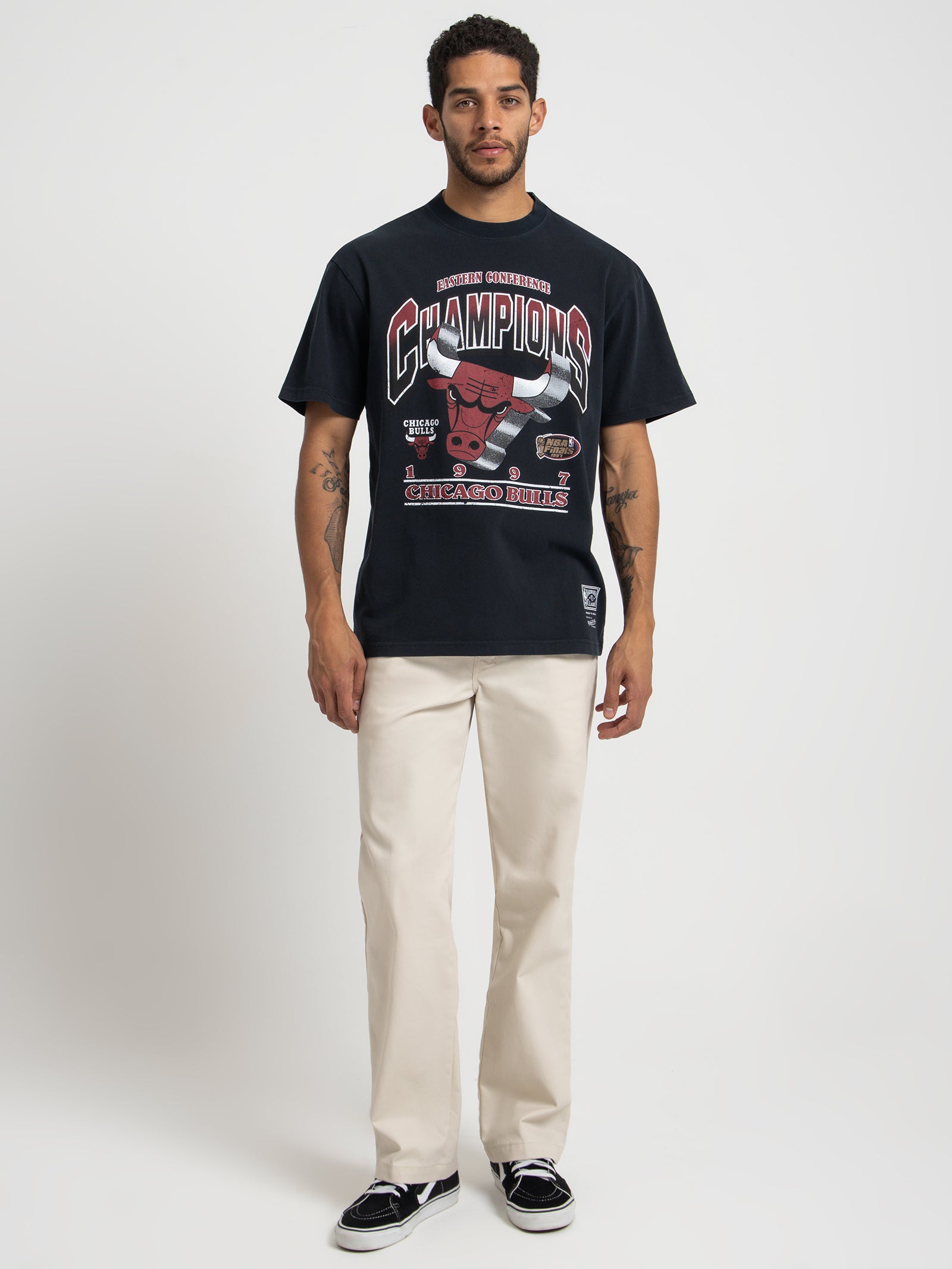 Chicago Bulls Bevelled T-Shirt in Faded Black