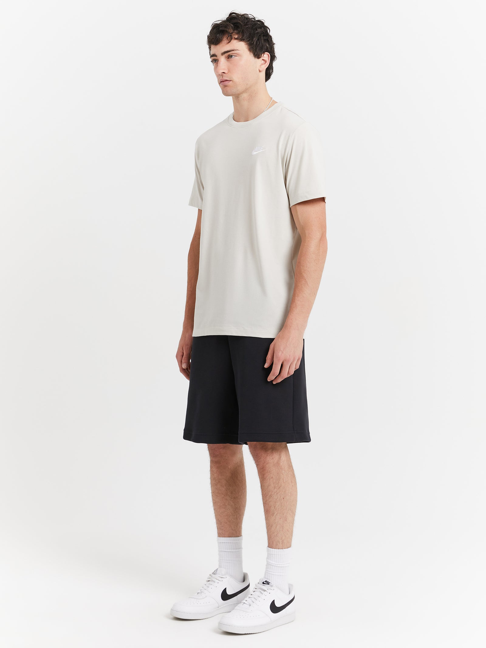 Sportswear Club T-Shirt in Light Bone