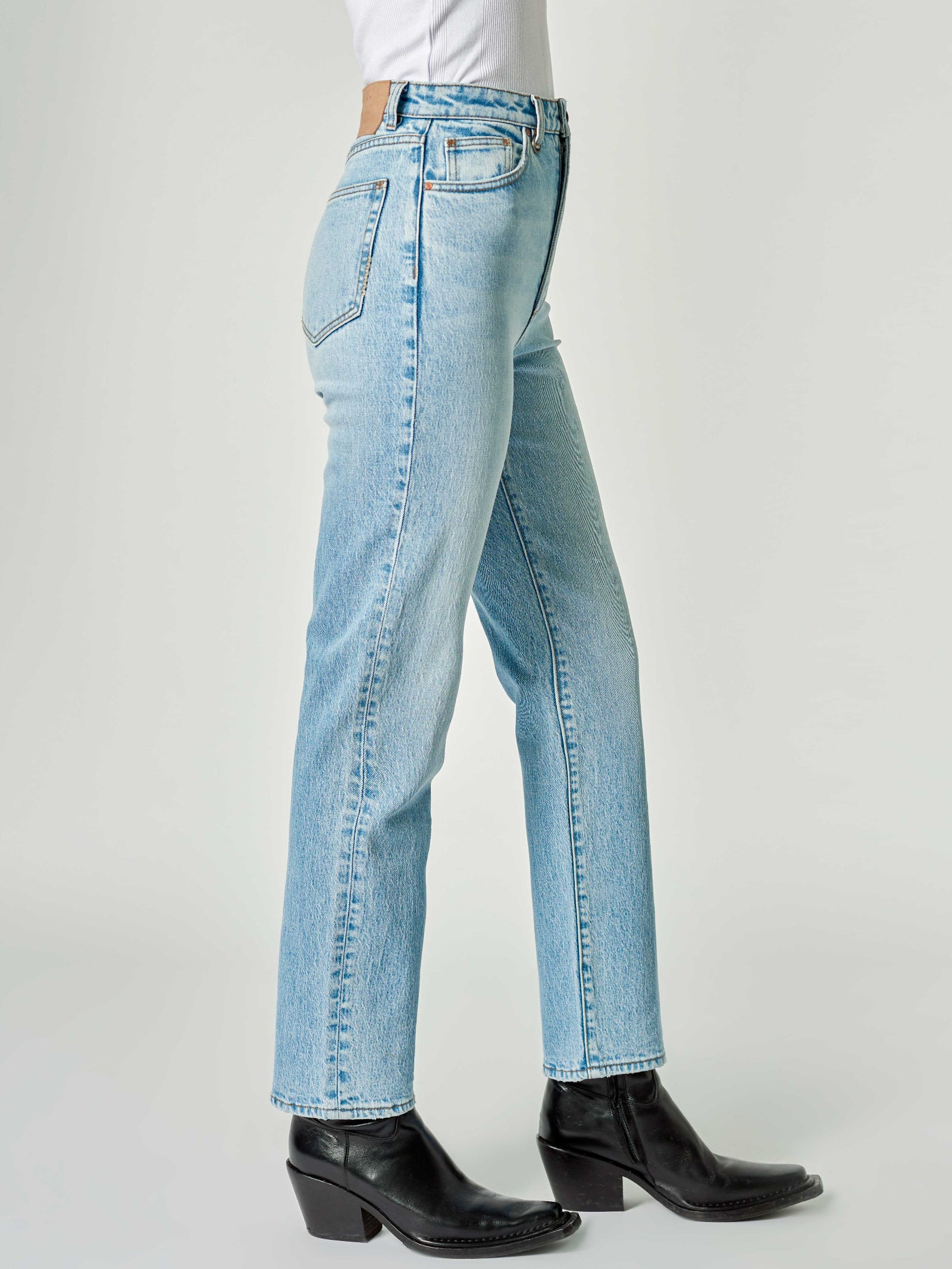 Nico Straight Jeans in Passenger Vintage Blue