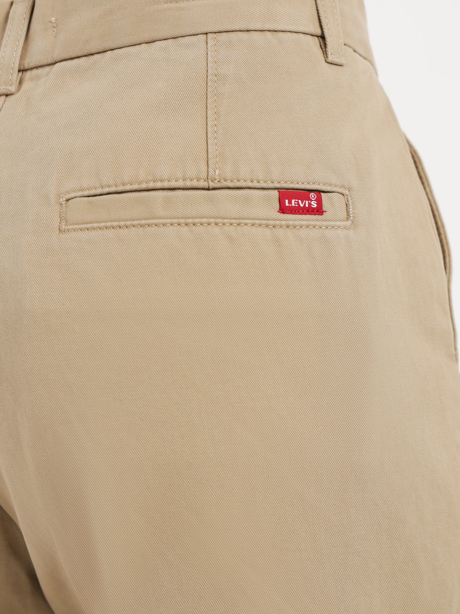 Baggy Trousers in Unbasic Khaki