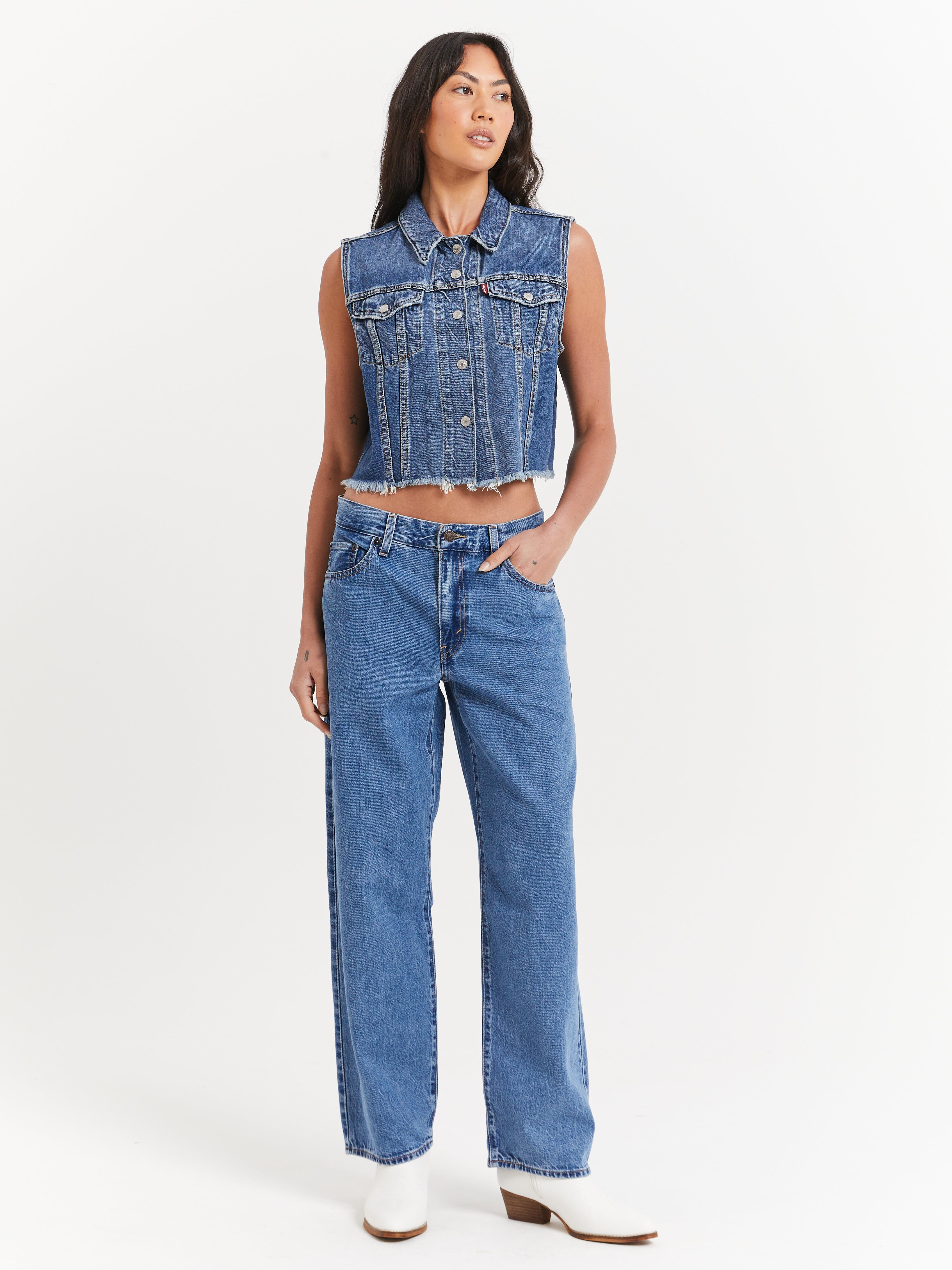 Ribcage Straight Ankle Jeans in Valley Blue