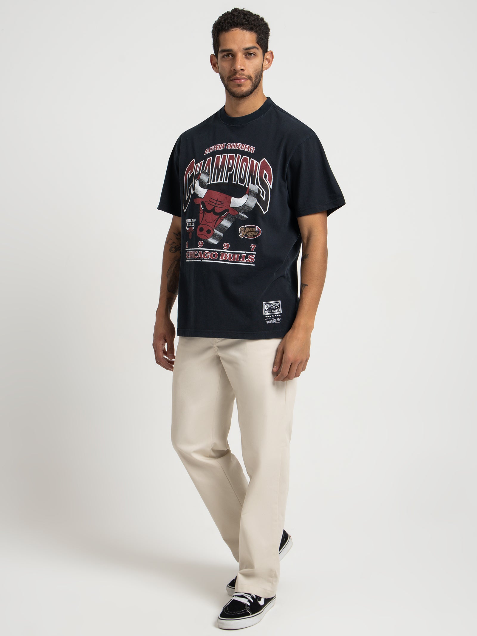 Chicago Bulls Bevelled T-Shirt in Faded Black