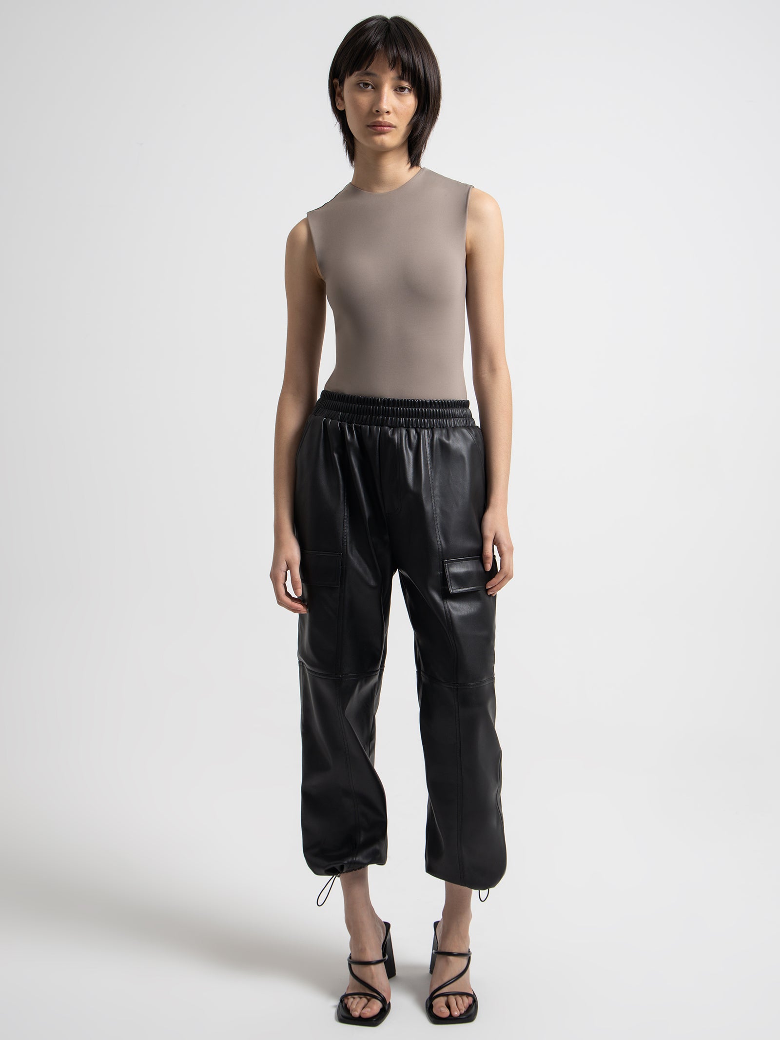 Eilian Pants in Black