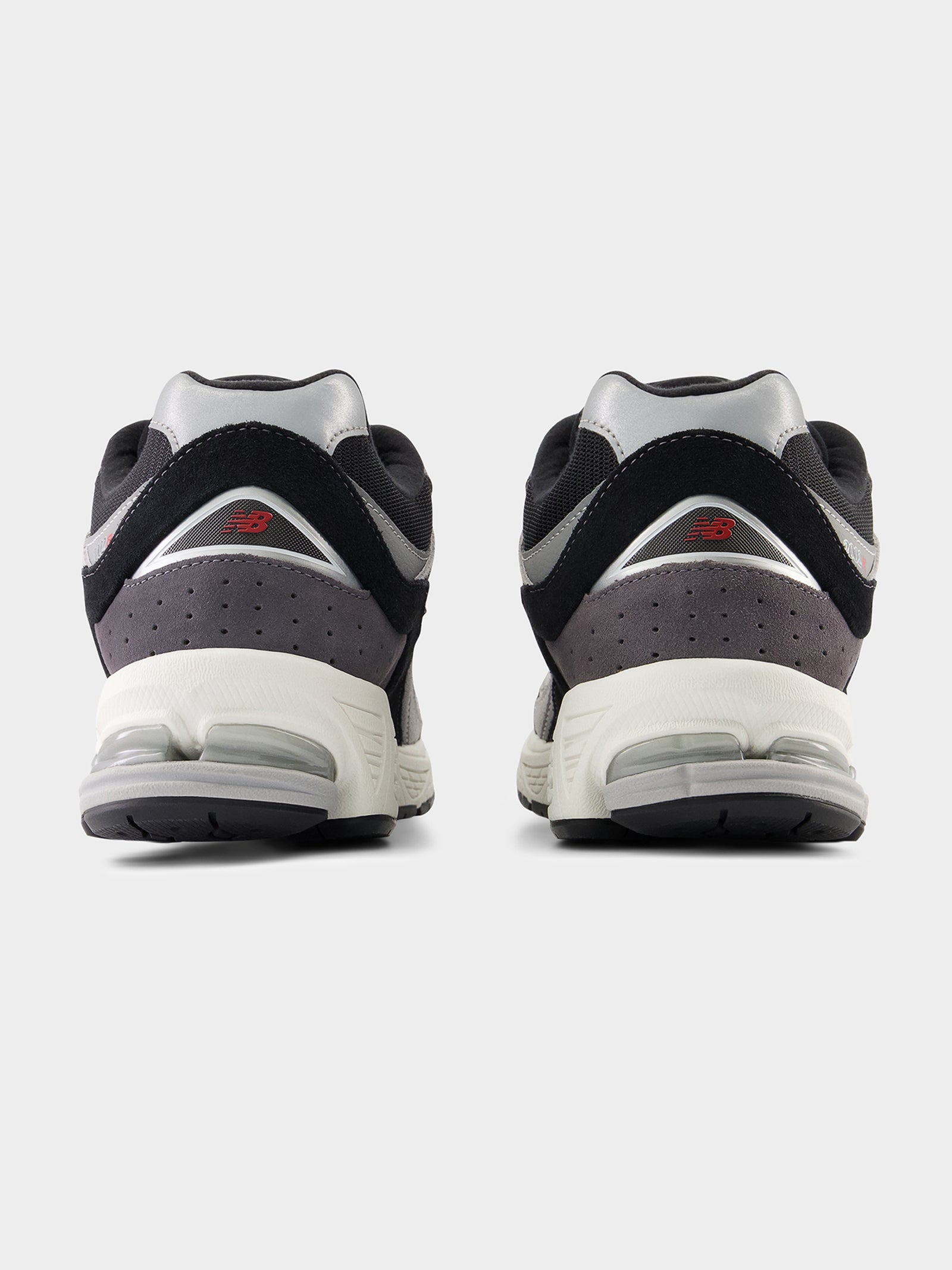 Unisex 2002 Sneakers in Slate Grey