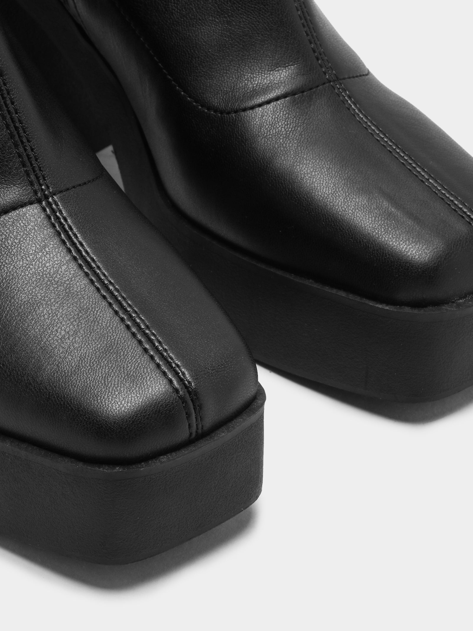 Womens Jagger Platform Boots in Black