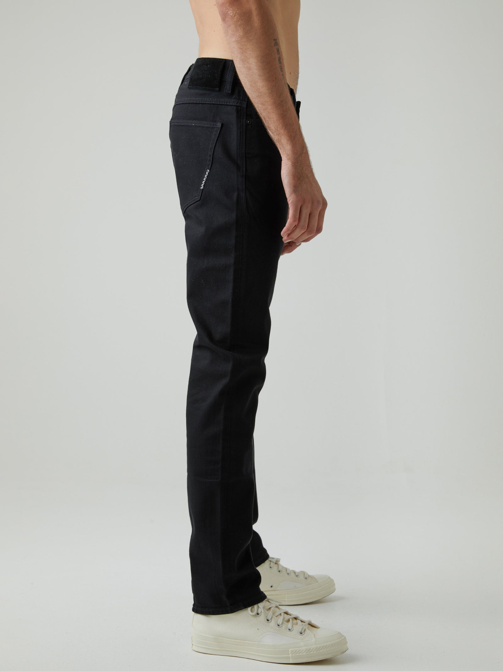 Lou Slim Jeans in Forever Black