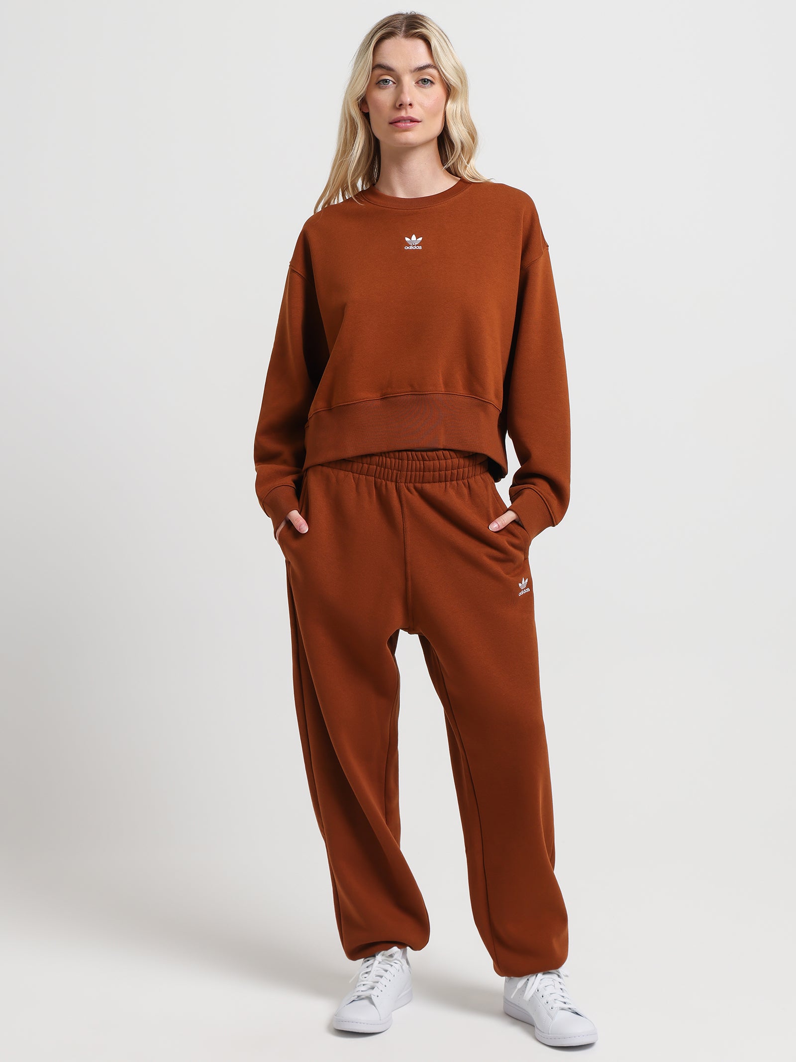 Adicolor Essentials Sweatshirt in Dust Rust