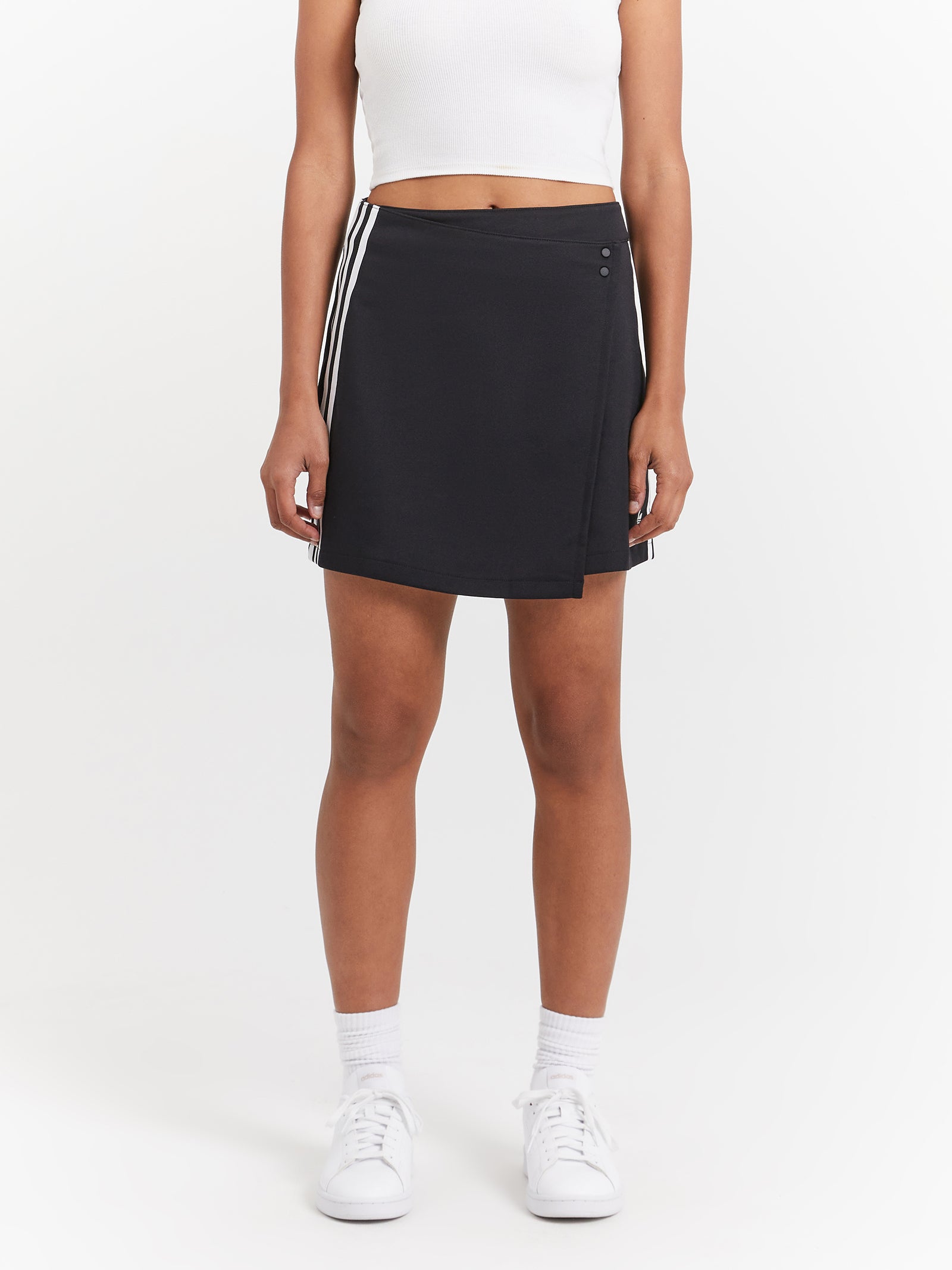 Adicolor Classics 3-Stripes Short Wrapping Skirt in Black