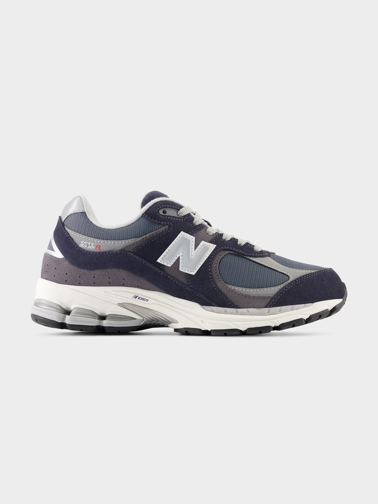 Unisex 2002R Sneakers in Navy & Grey