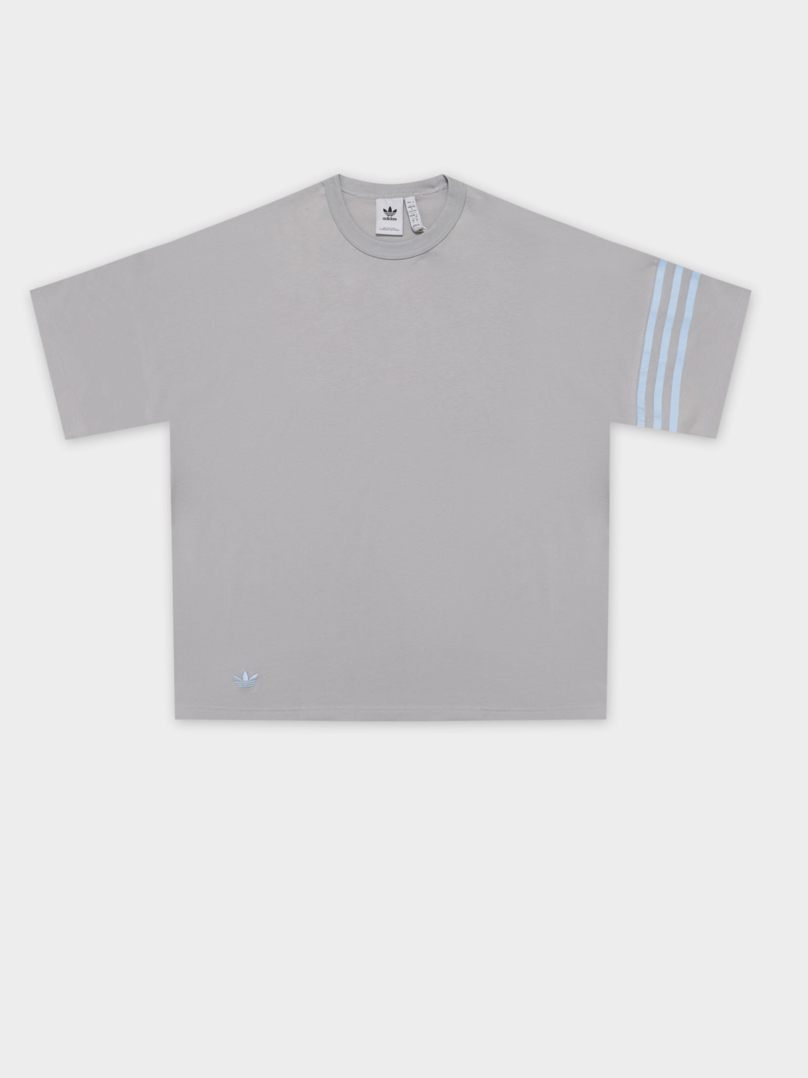 Adicolor Neuclassics T-Shirt in Grey Two