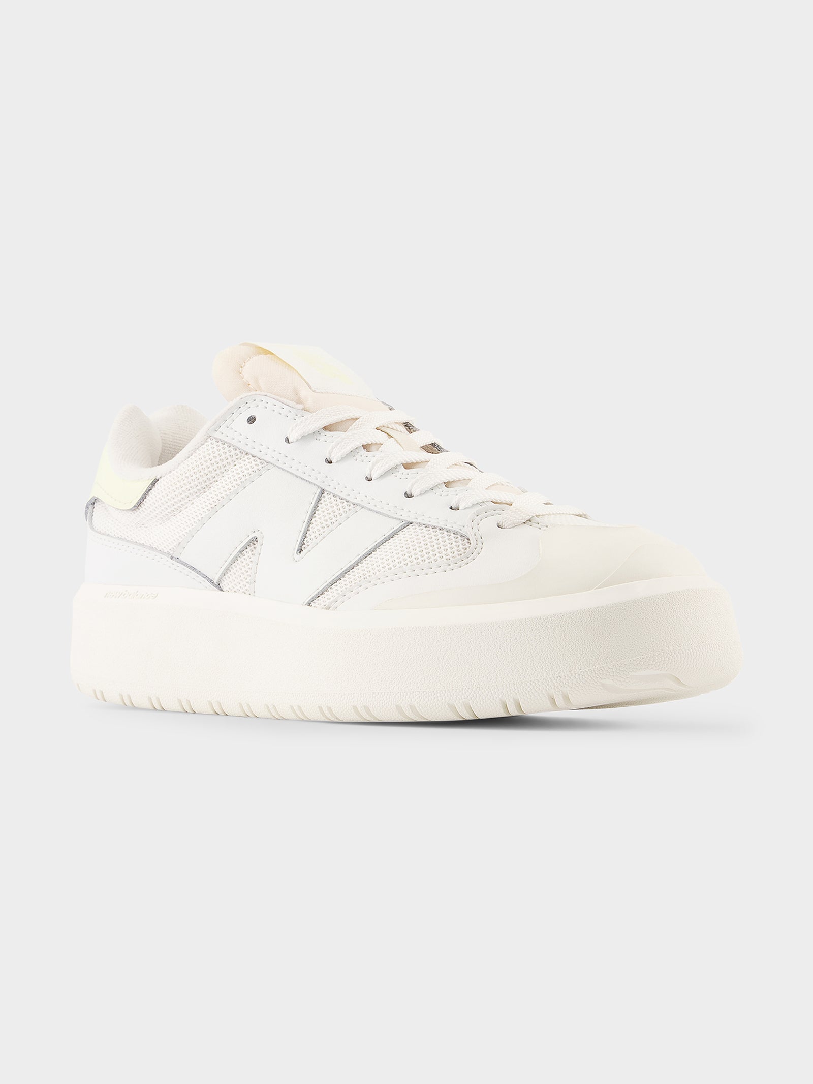 Unisex CT302 Sneakers in Off White