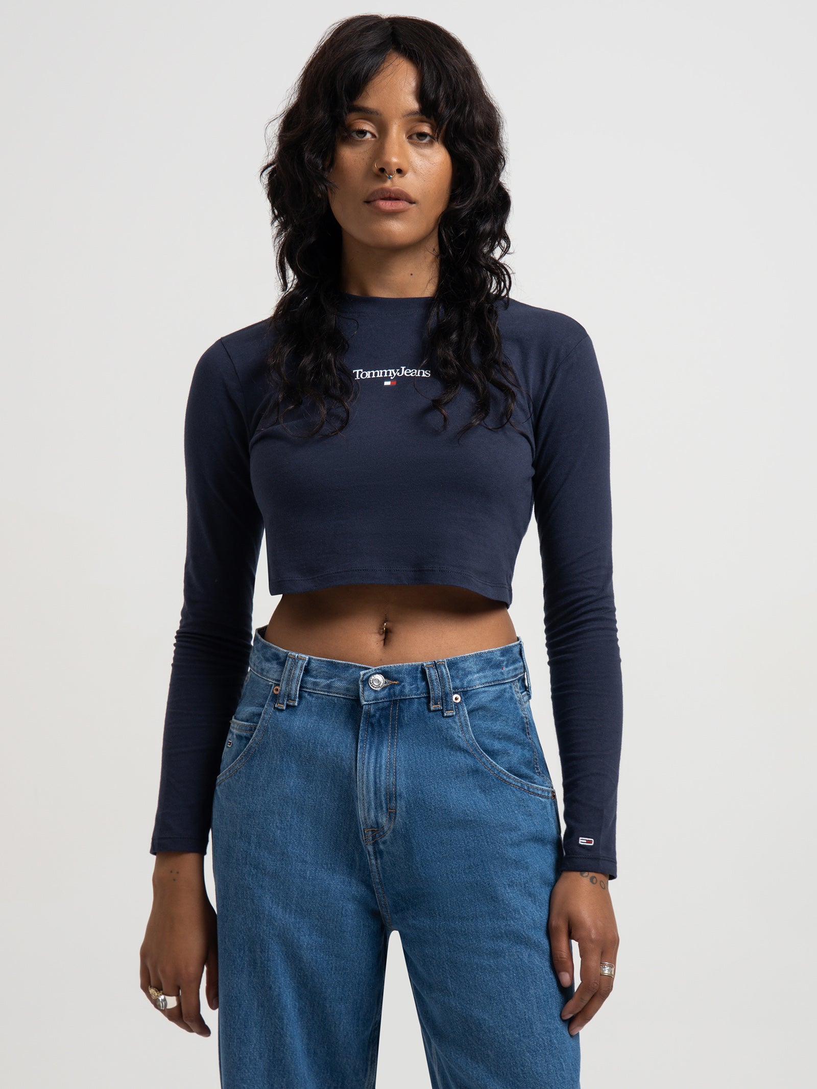 Baby Crop Essential Logo T-Shirt in Navy