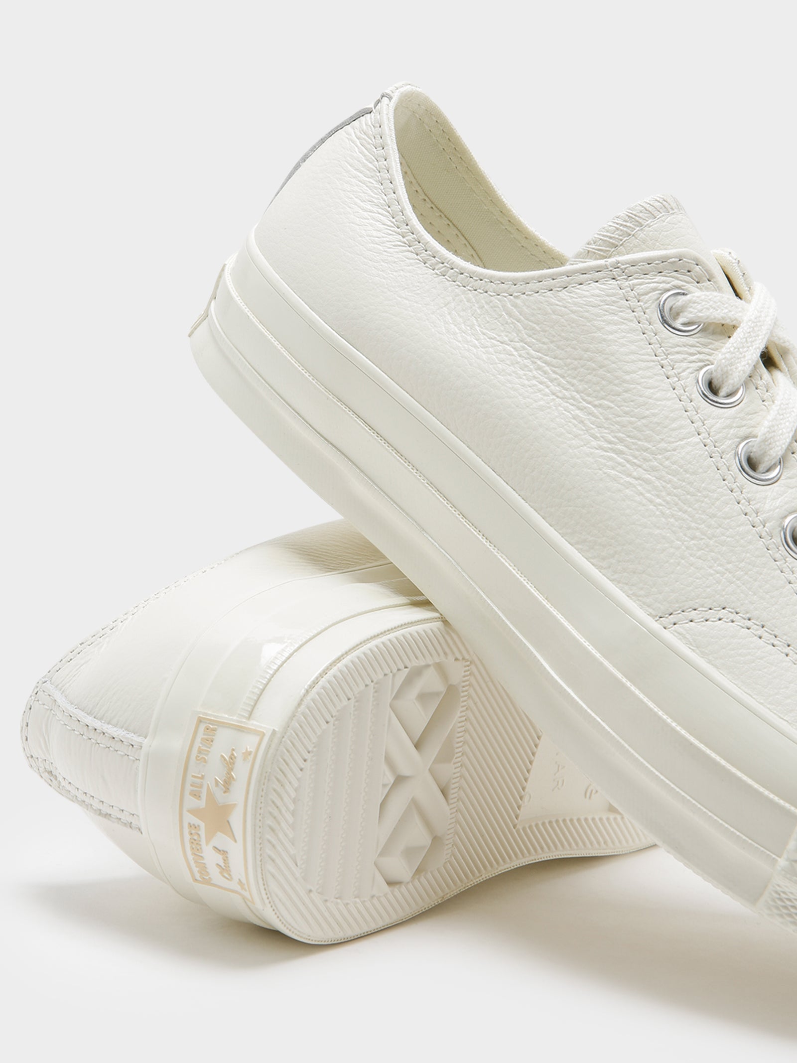 Unisex Chuck 70 Low Top Sneakers in Ox Mono Cream