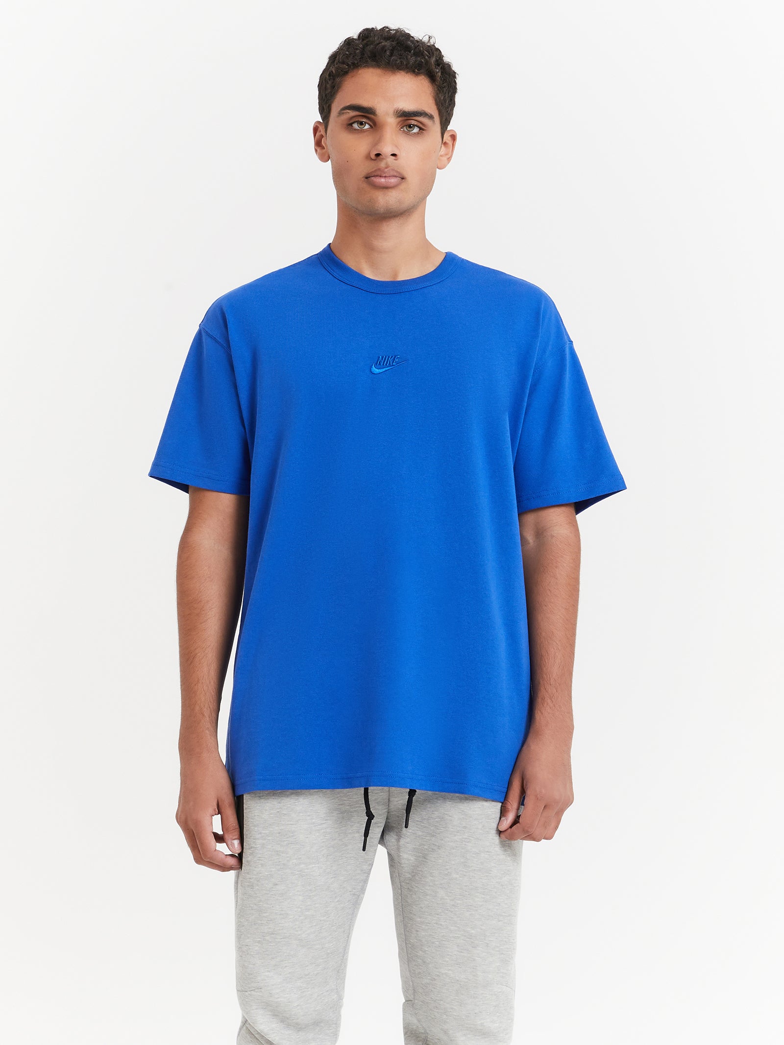 Sportswear Premium Essentials Sustainable T-Shirt in Game & Royal Blue