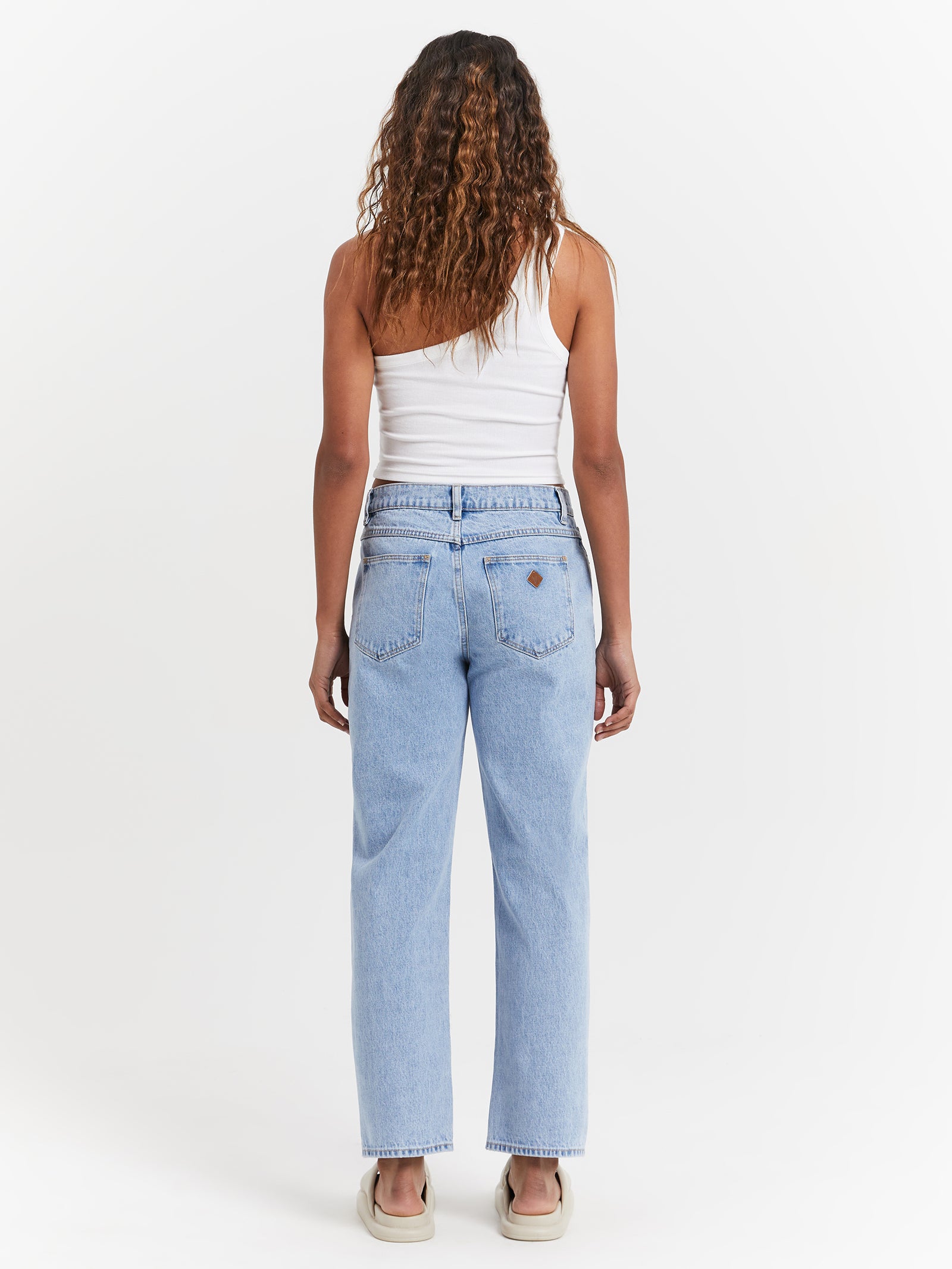 95 Mid Straight Crop Jeans in Walkaway