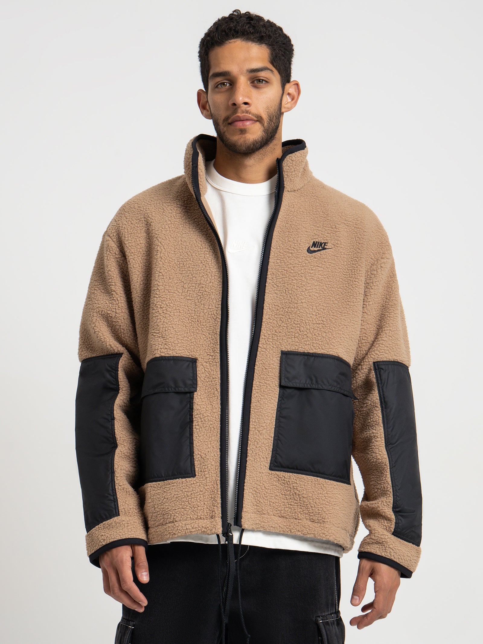 Sportswear Sherpa Jacket in Driftwood & Black