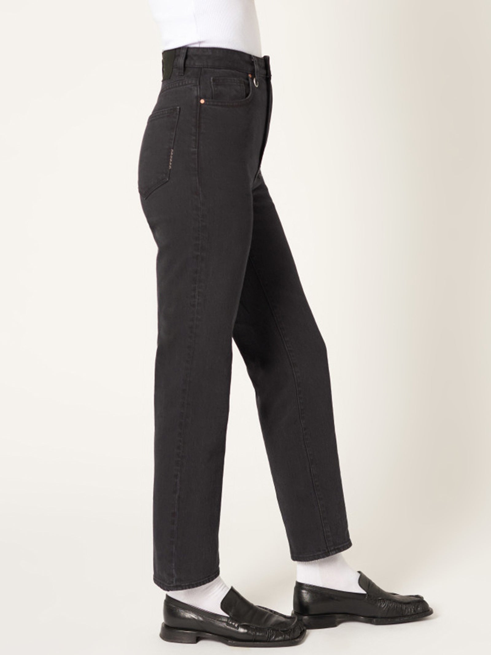 Nico Straight Jeans in Washed Black