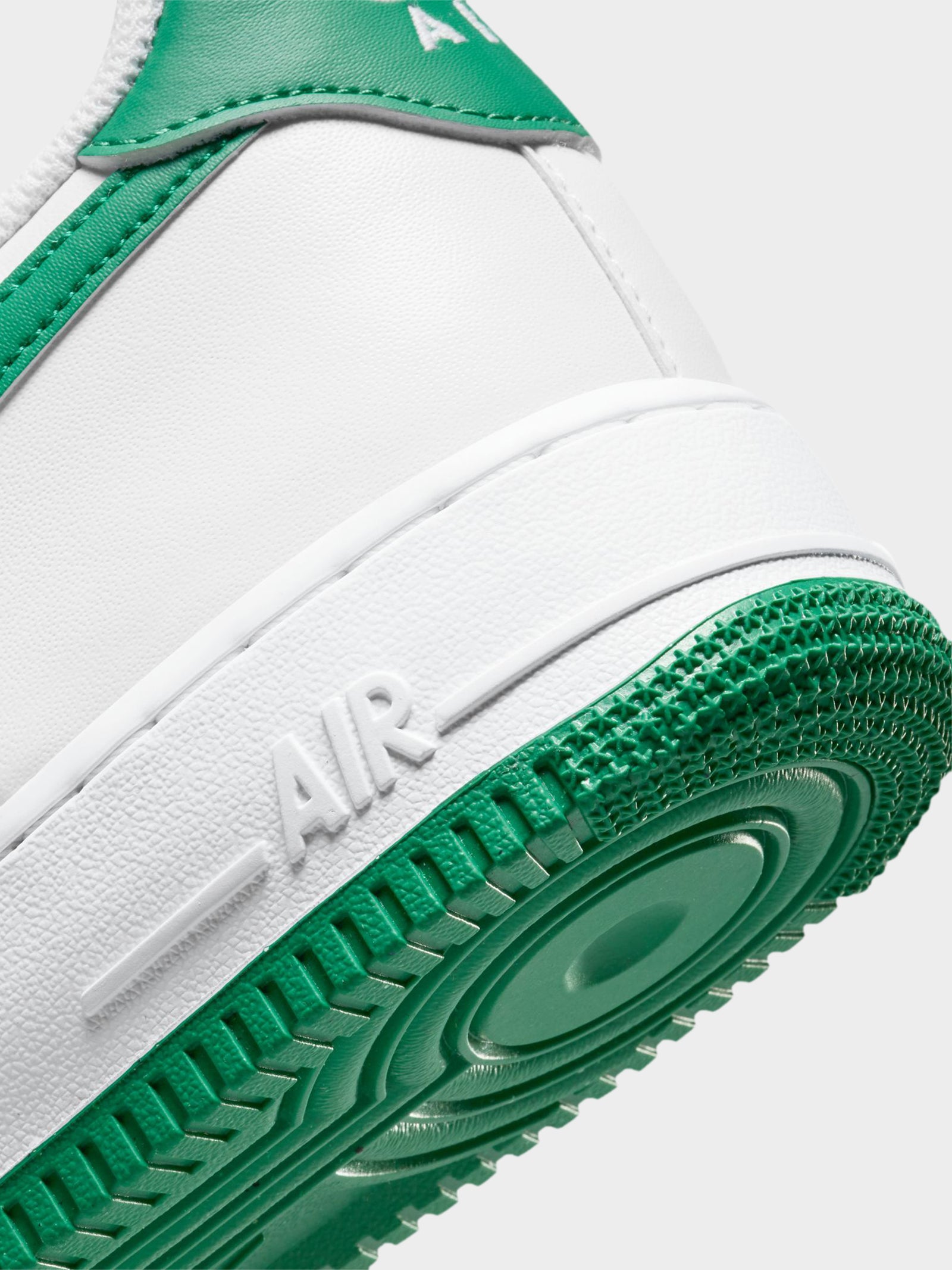 Mens Air Force 1 Low Sneakers in White & Malachite