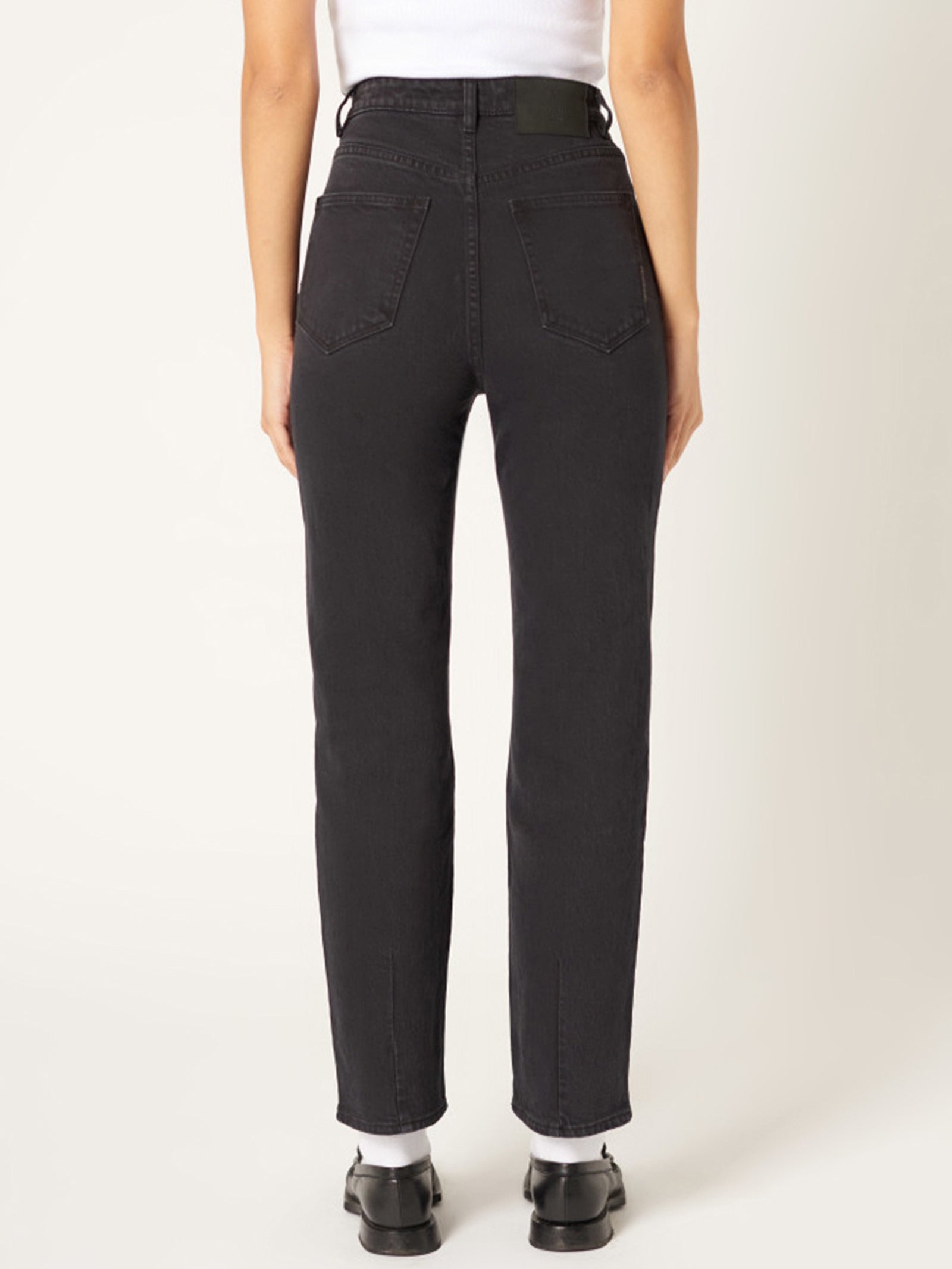 Nico Straight Jeans in Washed Black