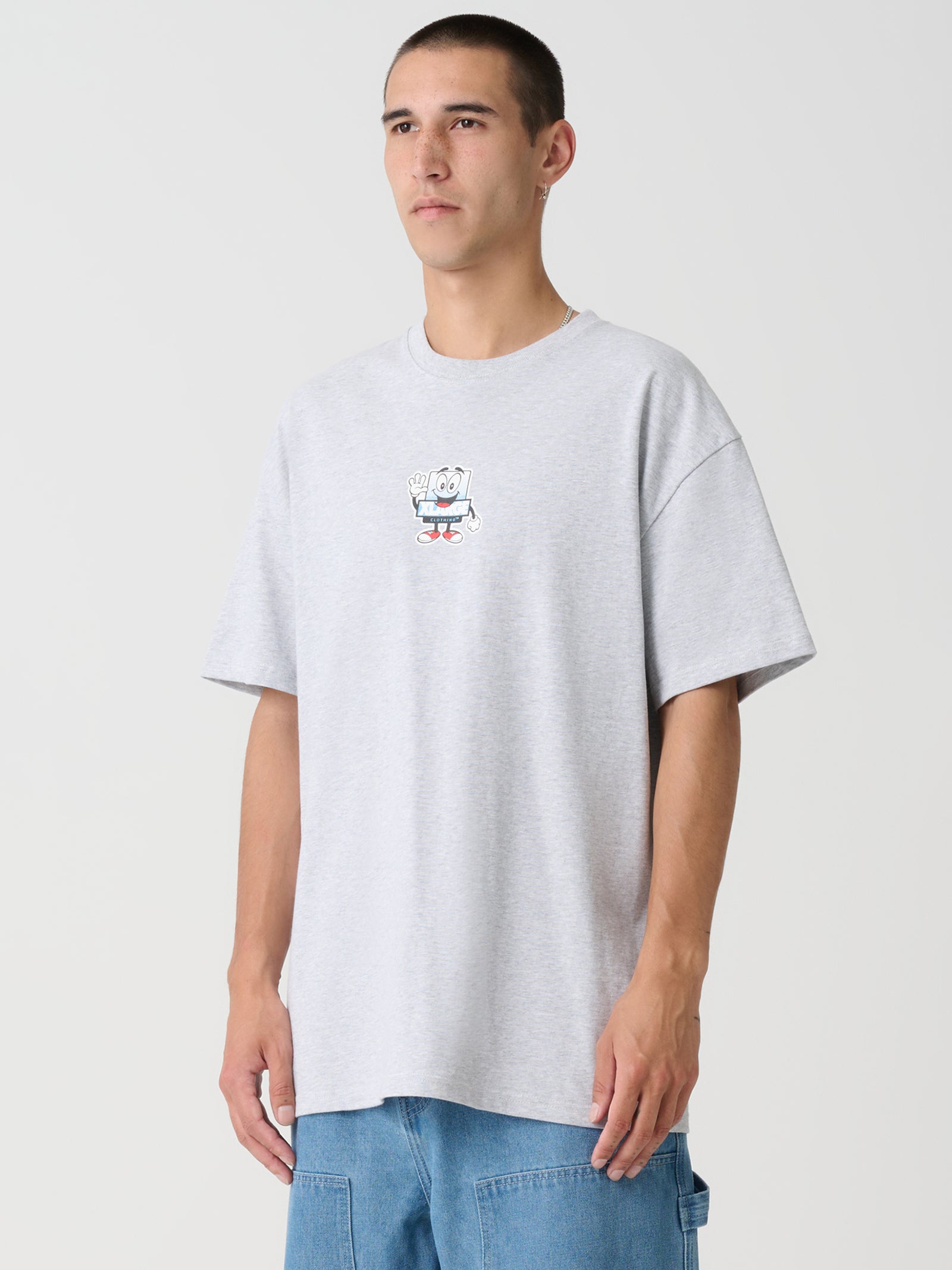 Xl Man Tee In Ash