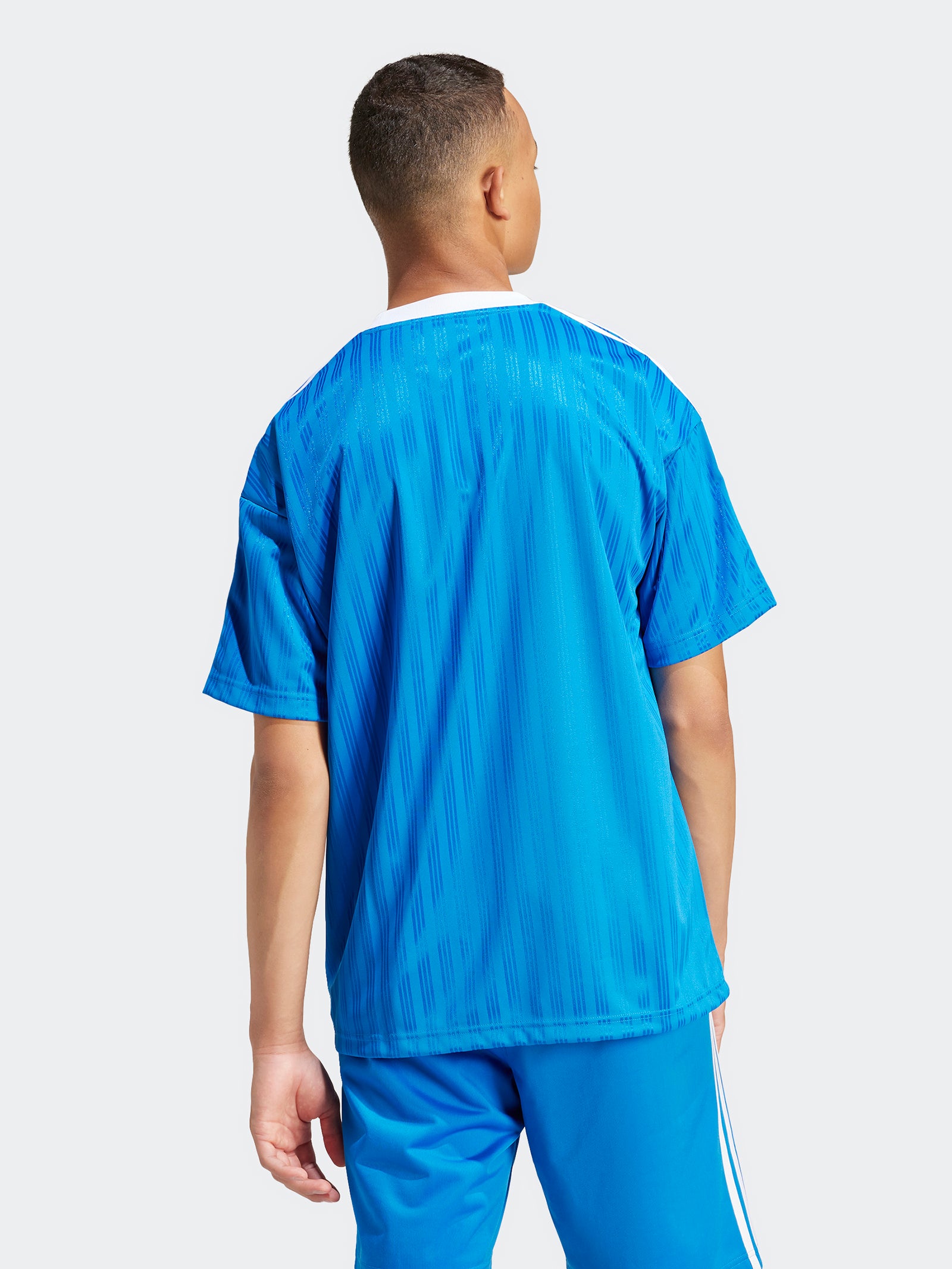 Adicolor T-Shirt in Bluebird & White