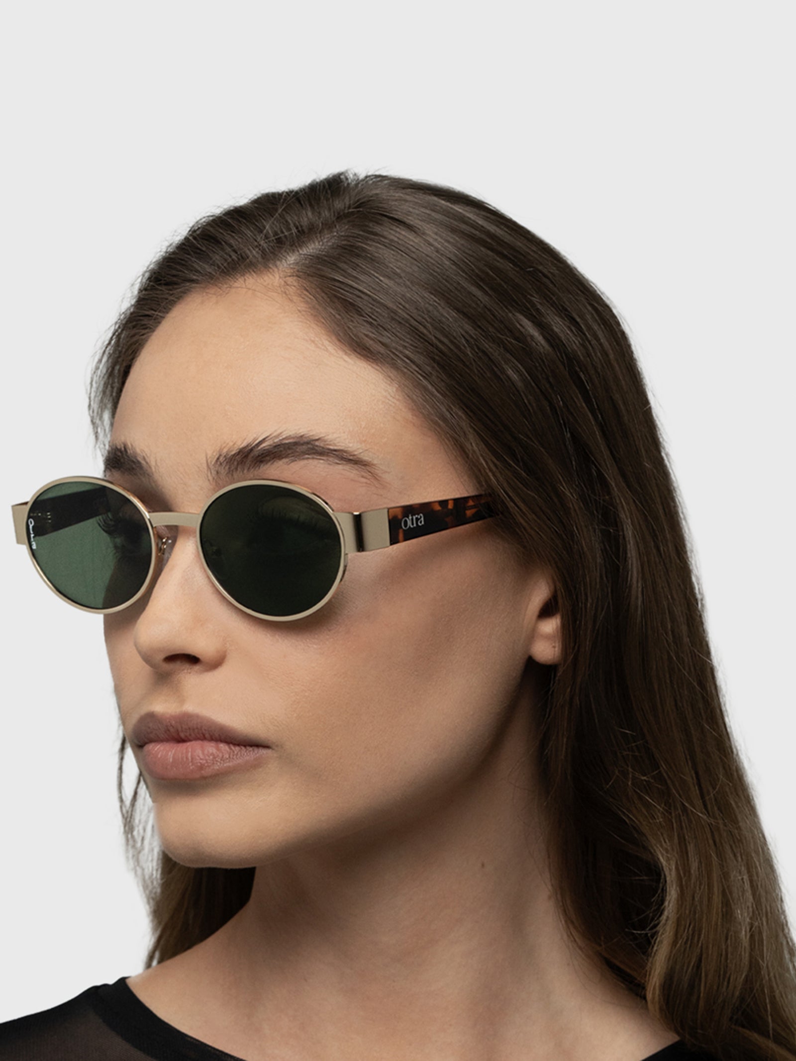 Echo Sunglasses in Gold Tort & Green