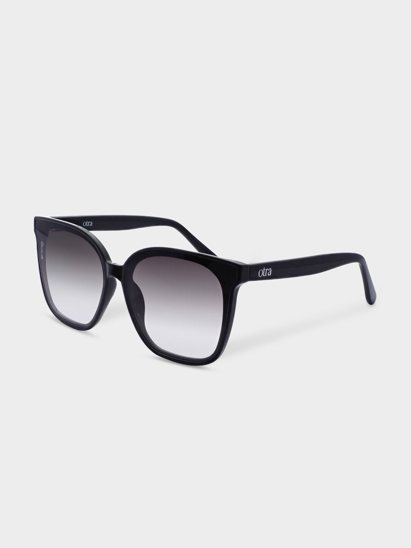 Betty Sunglasses in Black & Smoke Fade