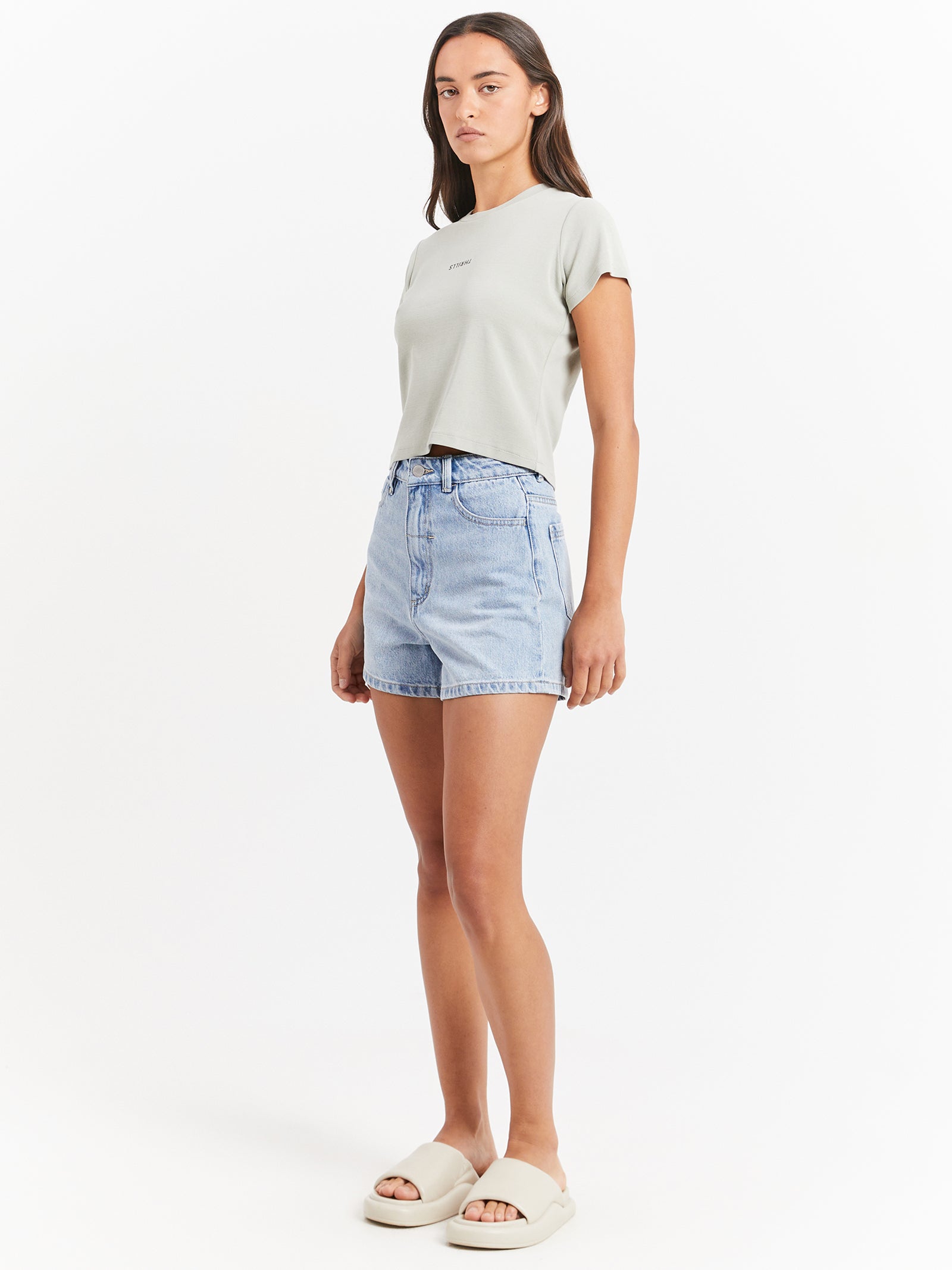 Erica Shorts in Clean Hem Endless Blue