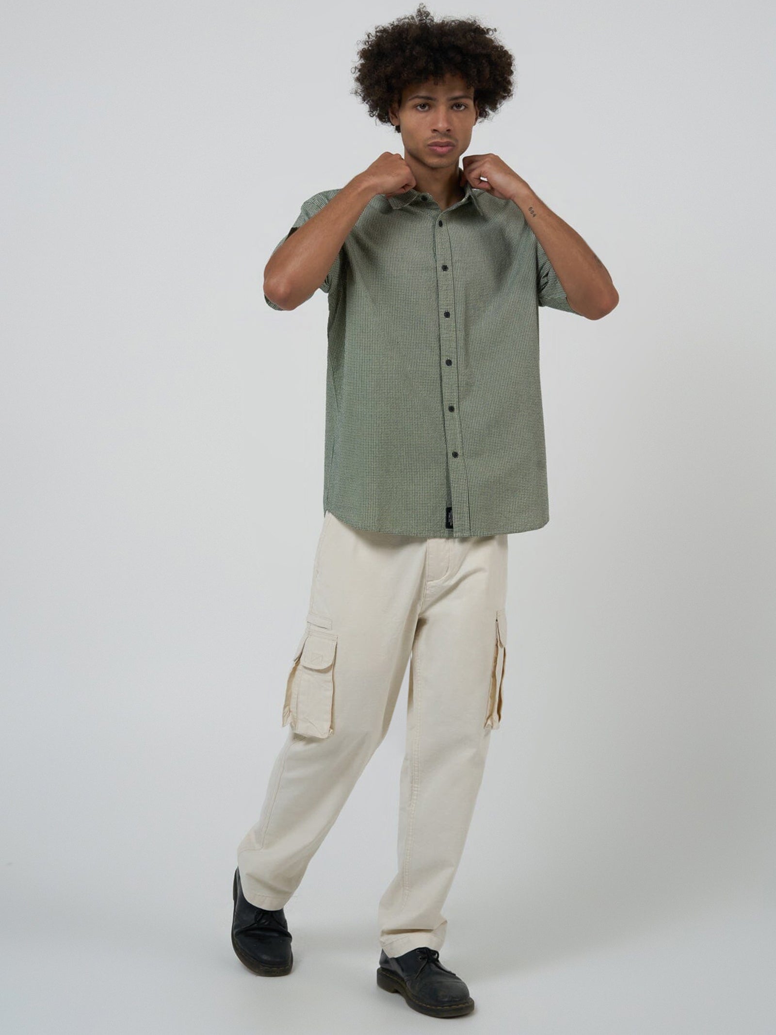 Levitation Short Sleeve Shirt in Pistachio Green