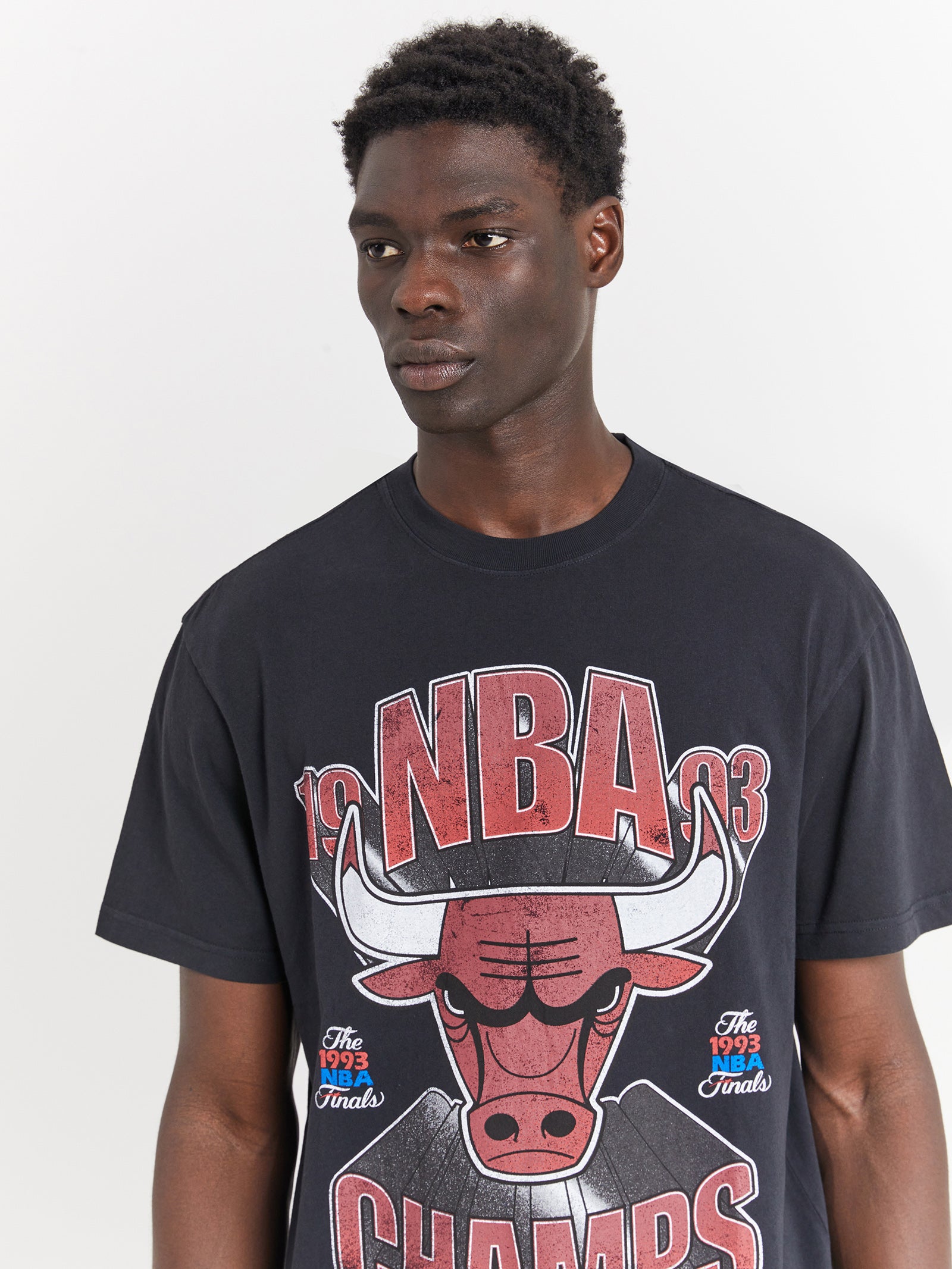 Bust Out NBA Champs Chicago Bulls T-Shirt in Faded Black